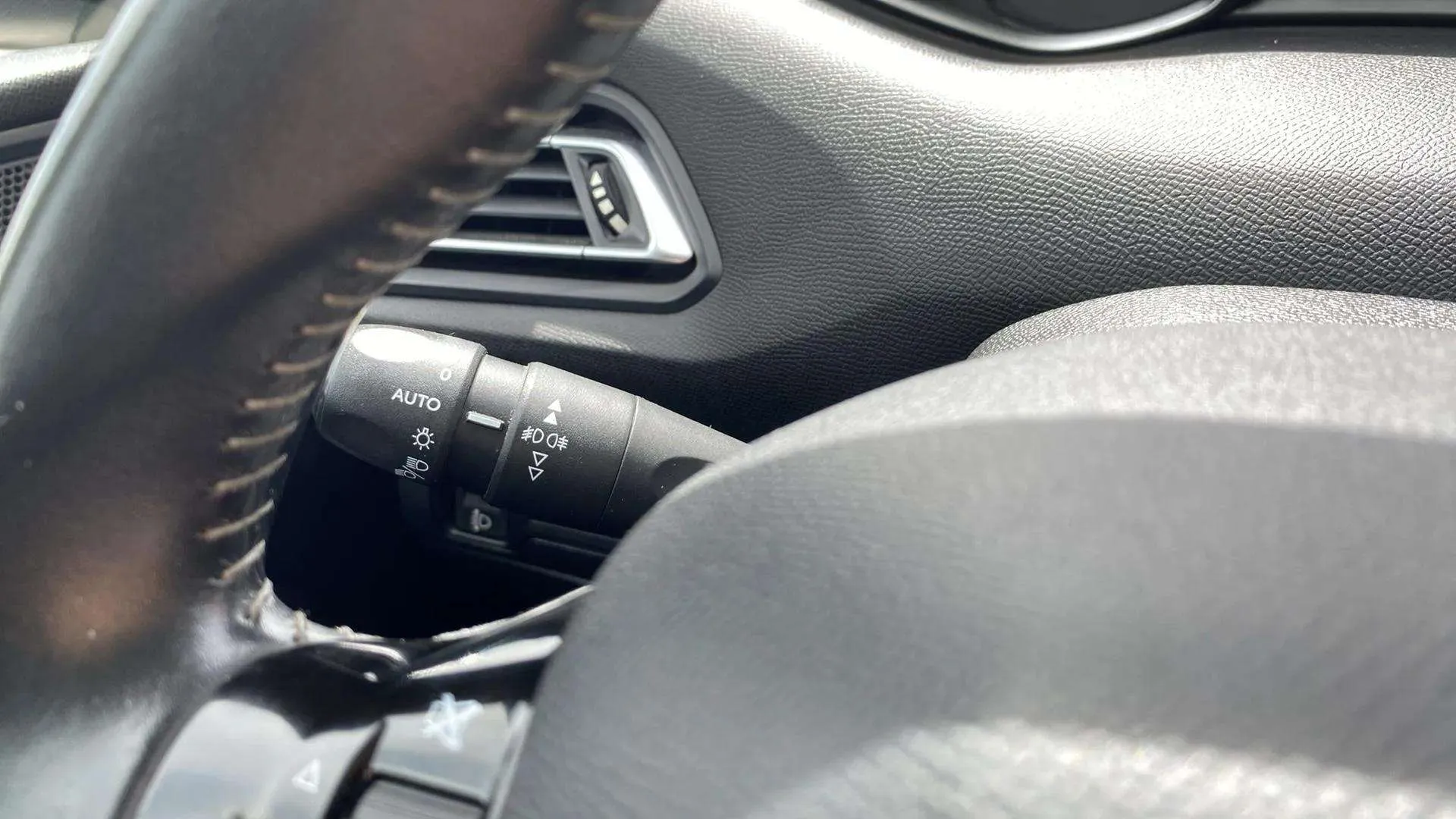 Peugeot 308 Allure 1.2 PureTech - foto 14