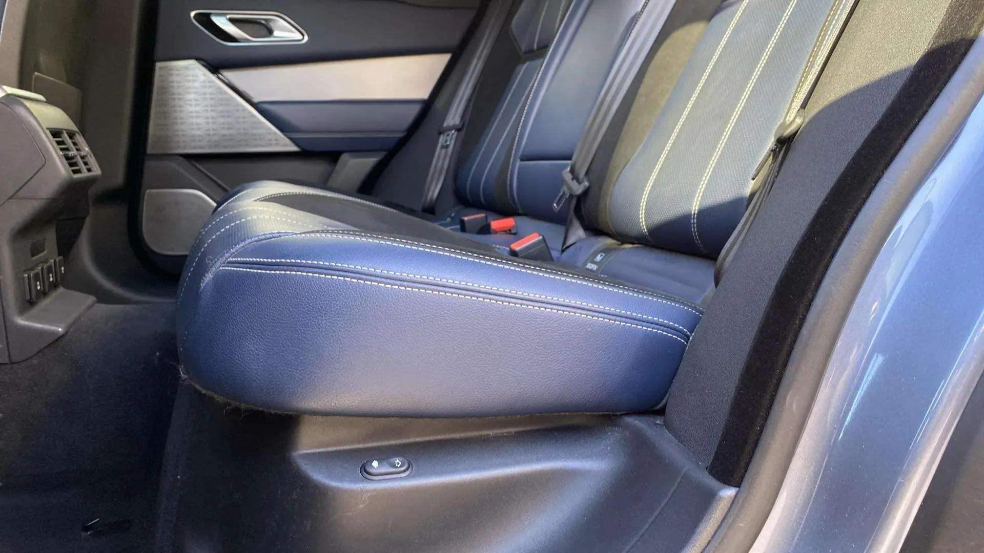 Land Rover Range Rover Velar 3.0 D300 4WD - foto 25