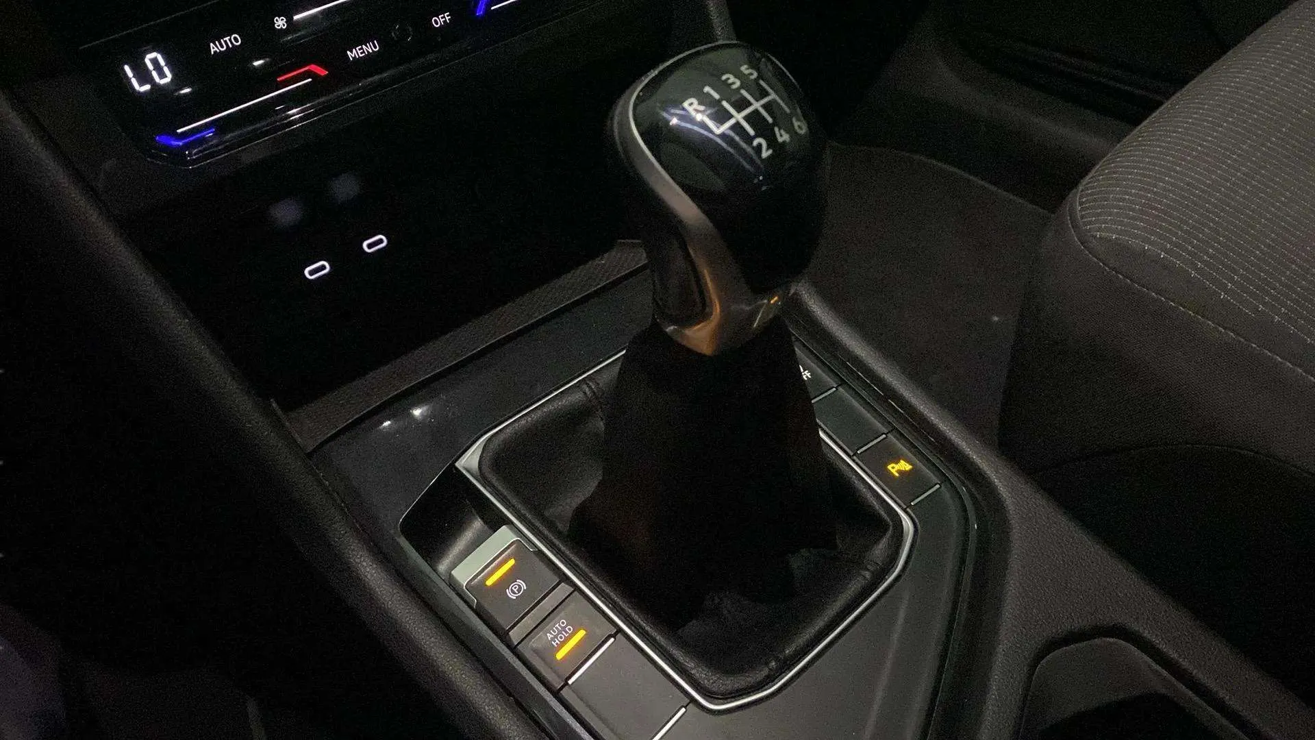 Volkswagen Tiguan 1.5 TSI - foto 17