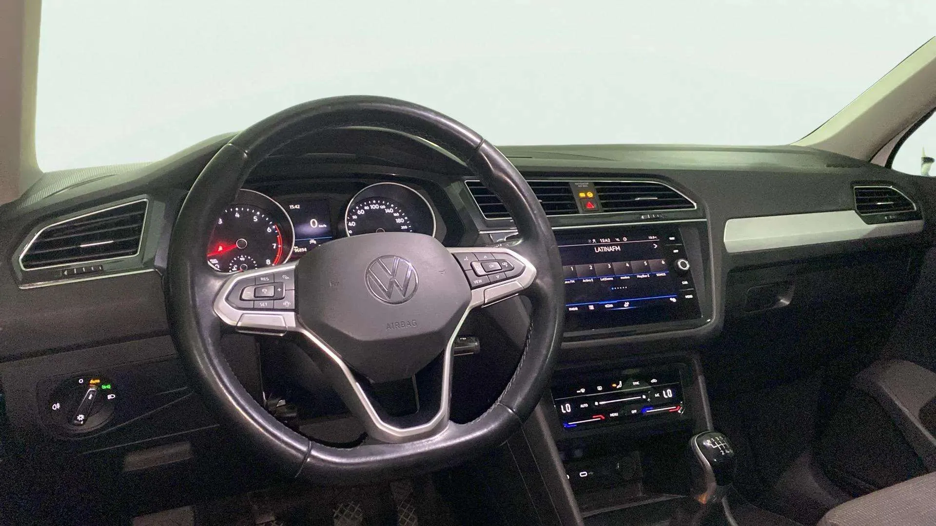 Volkswagen Tiguan 1.5 TSI - foto 9
