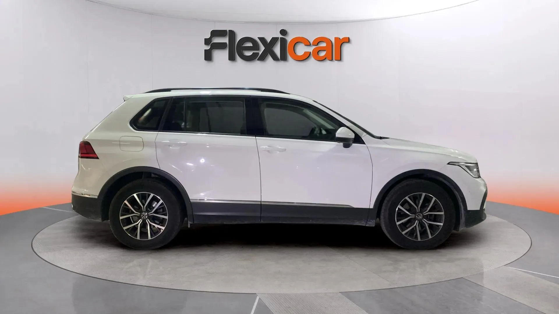 Volkswagen Tiguan 1.5 TSI - foto 8