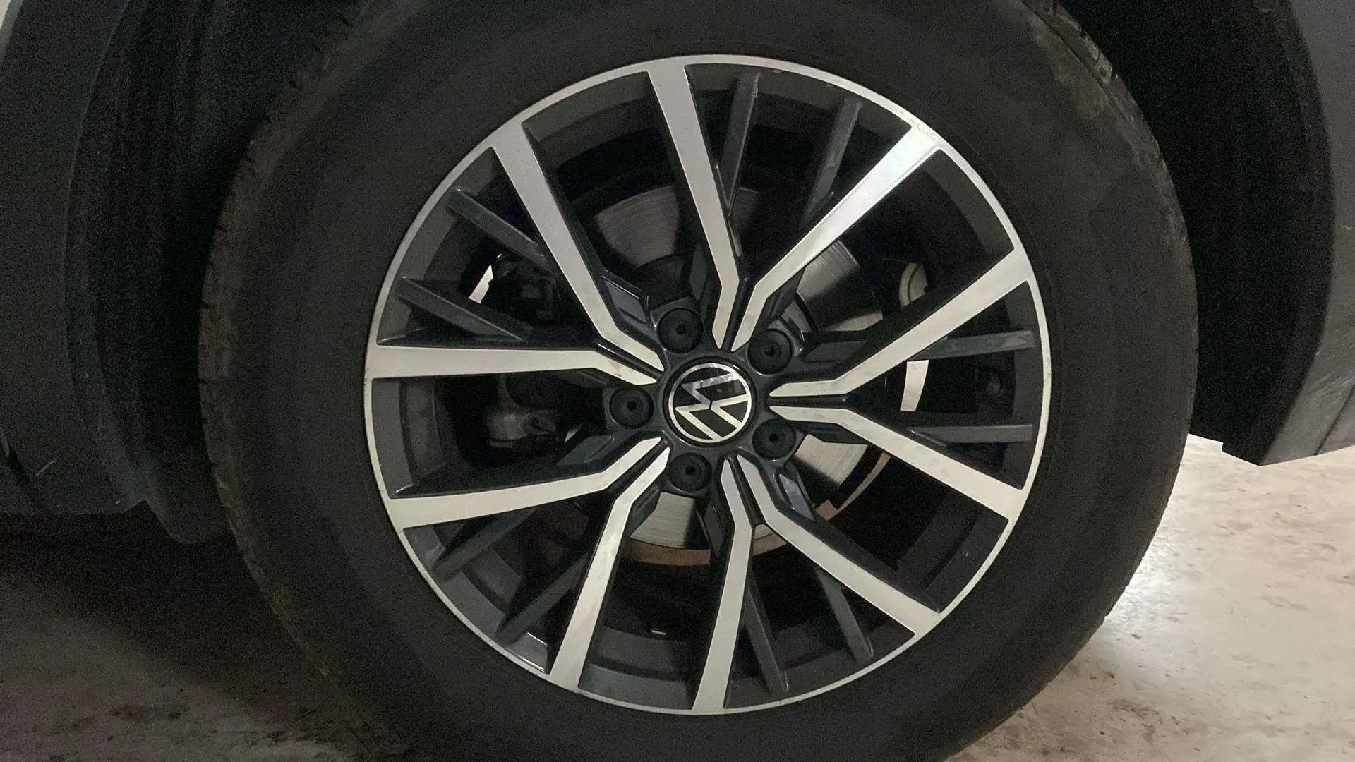 Volkswagen Tiguan 1.5 TSI - foto 28