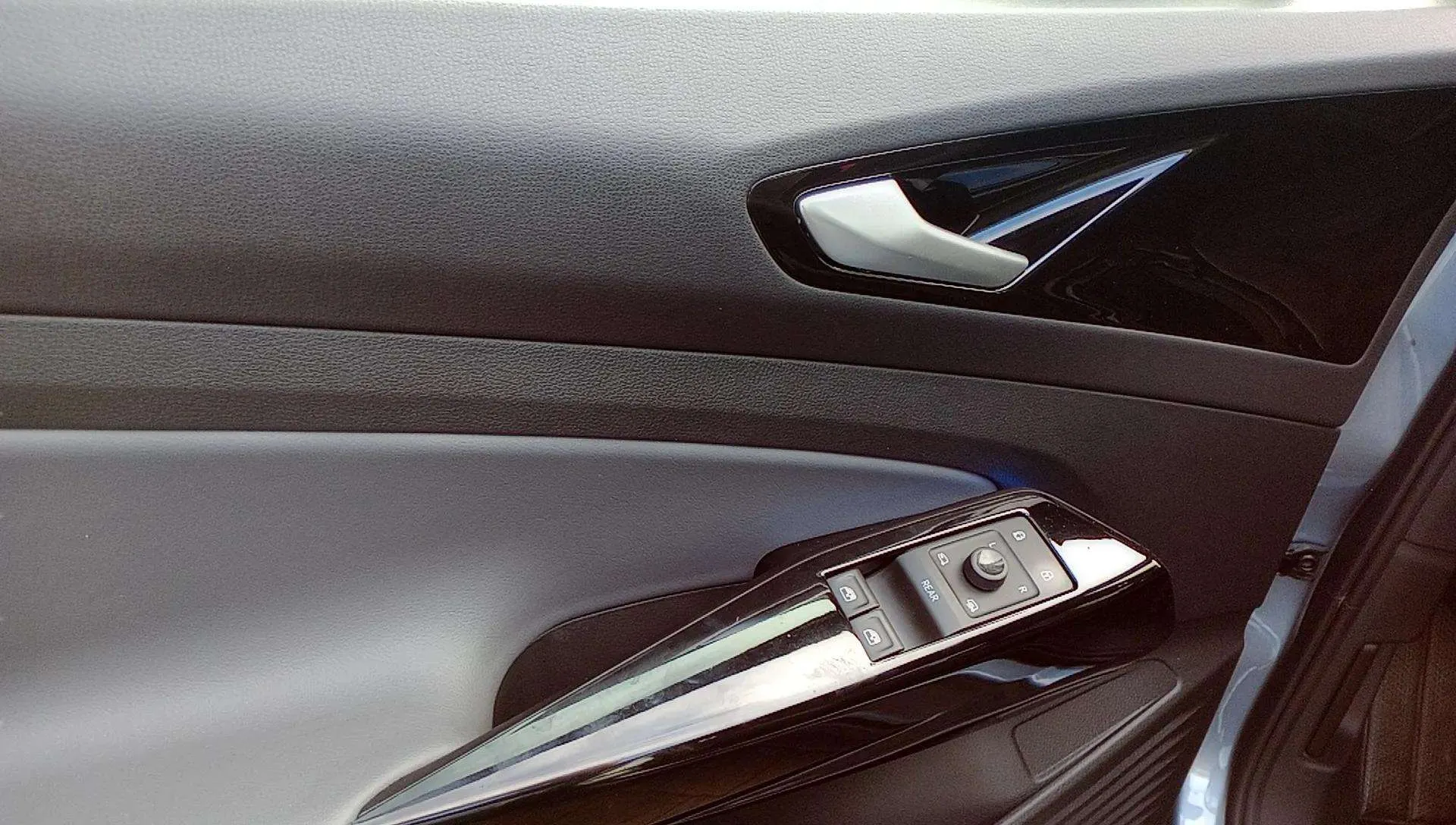 Volkswagen ID.4 Pure - foto 16