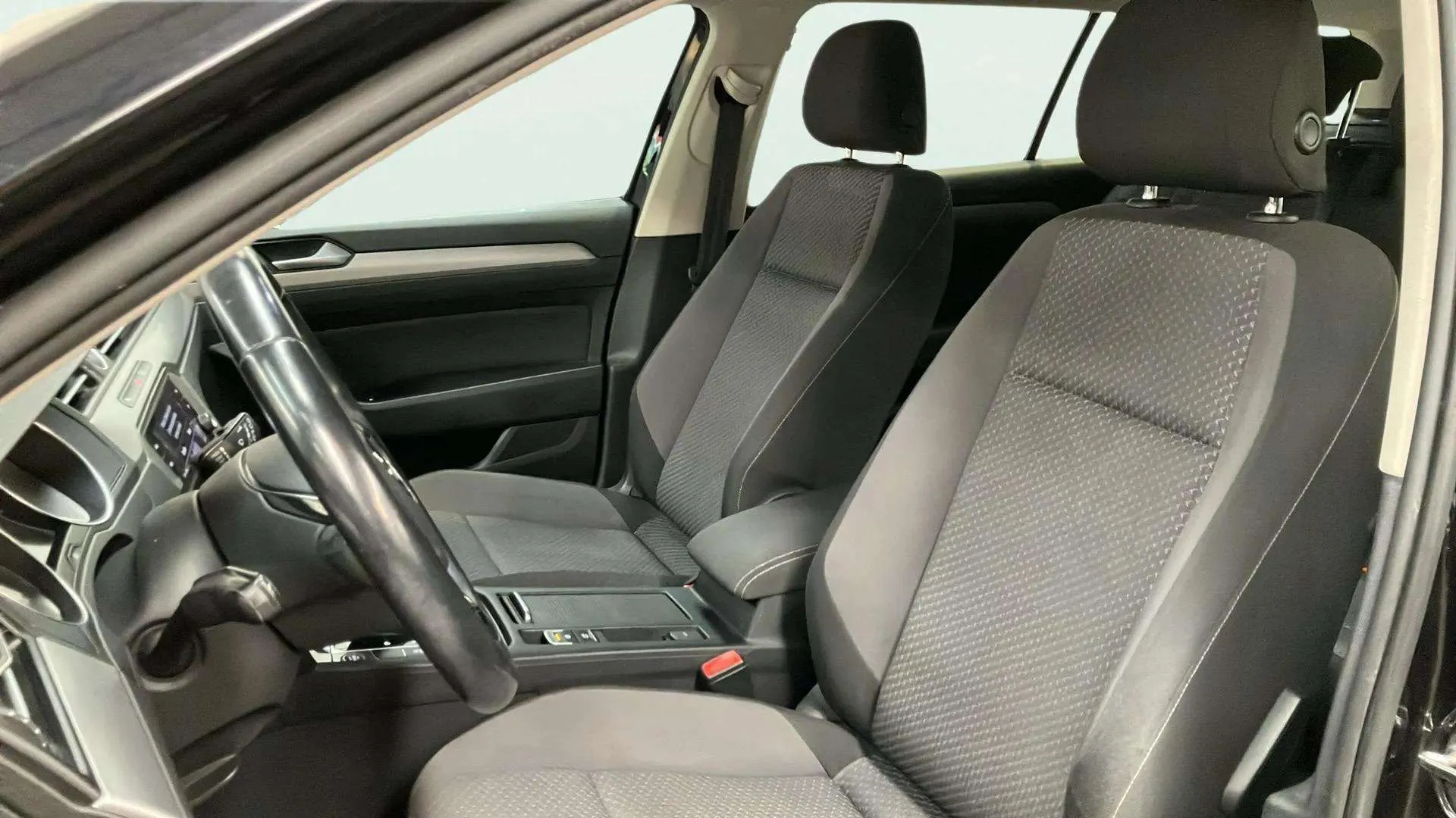 Volkswagen Passat Advance 1.6 TDI DSG Variant - foto 9