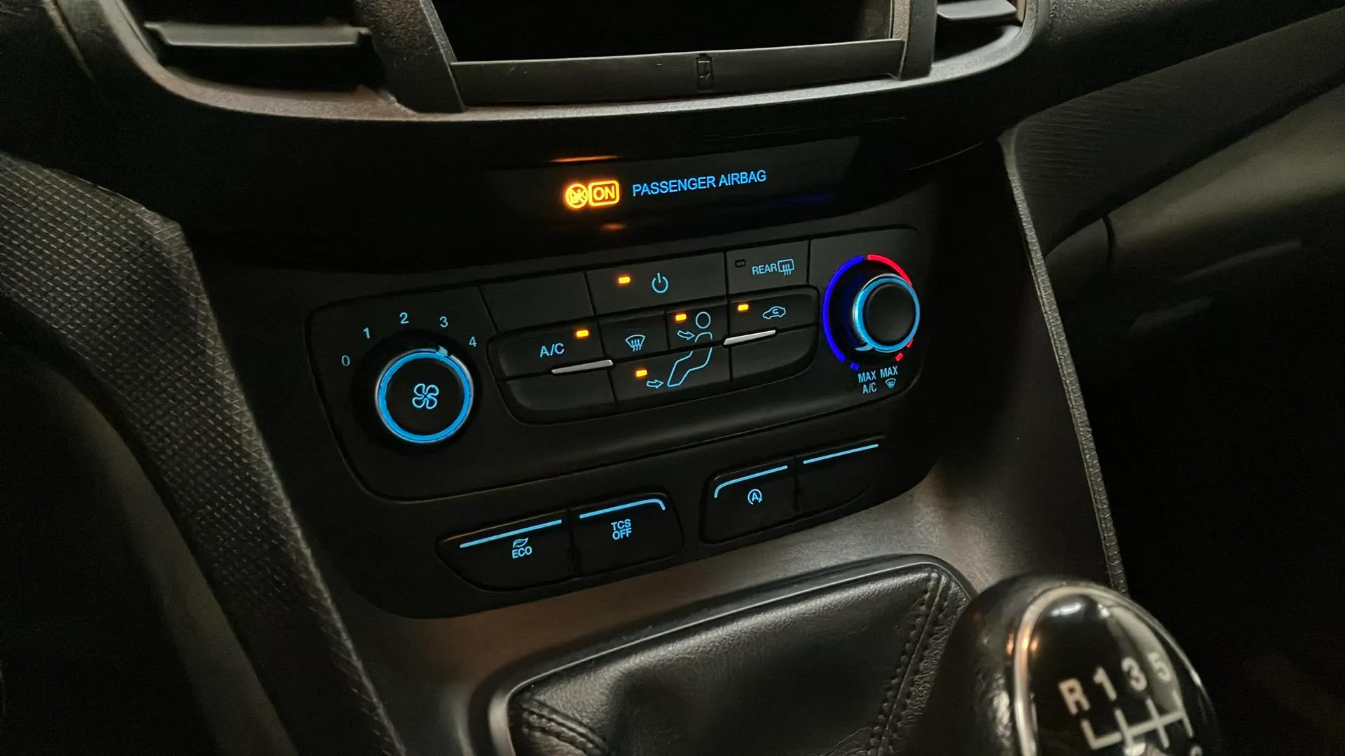Ford Tourneo Connect 1.5 TDCi Trend - foto 36