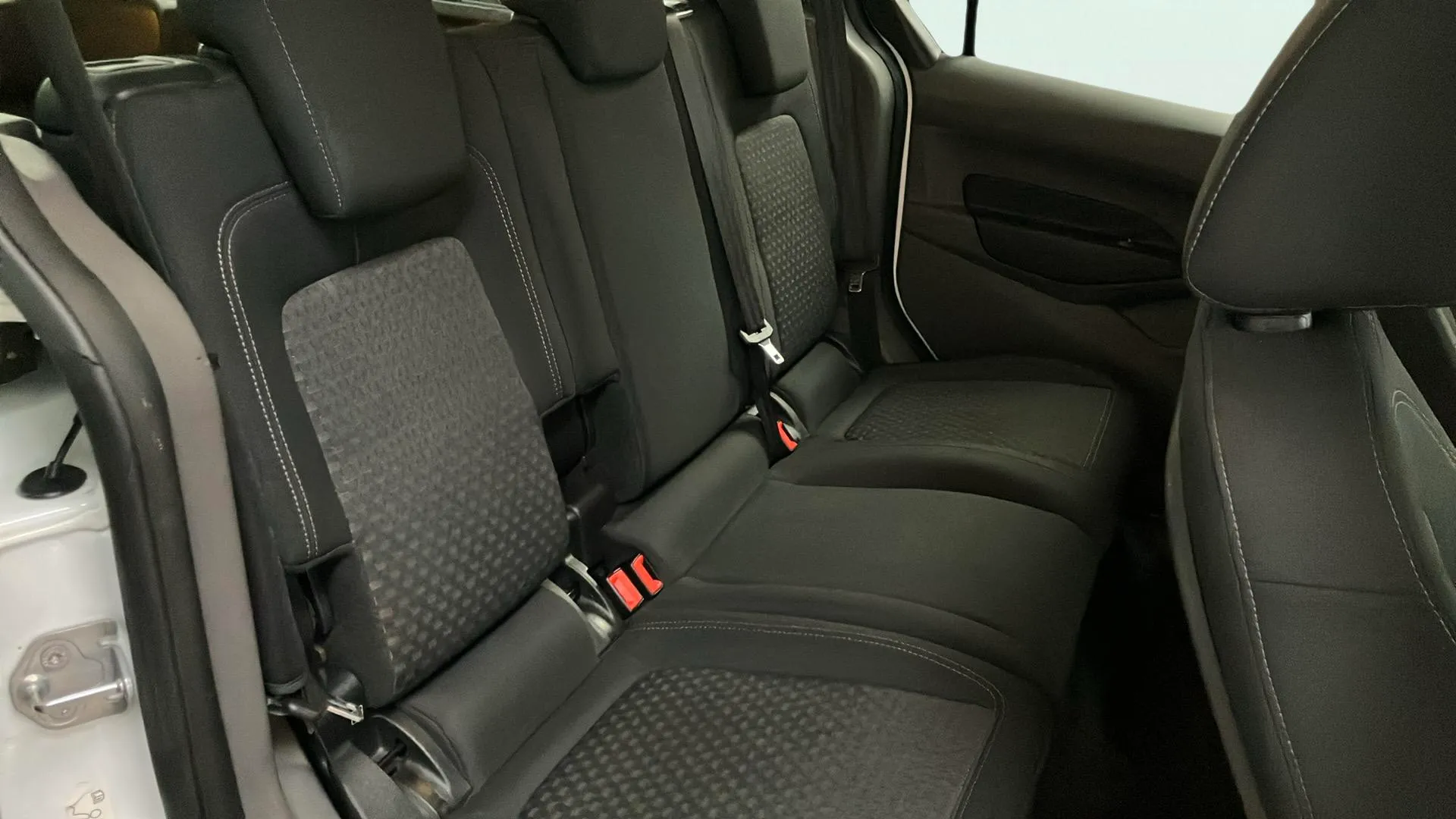 Ford Tourneo Connect 1.5 TDCi Trend - foto 31