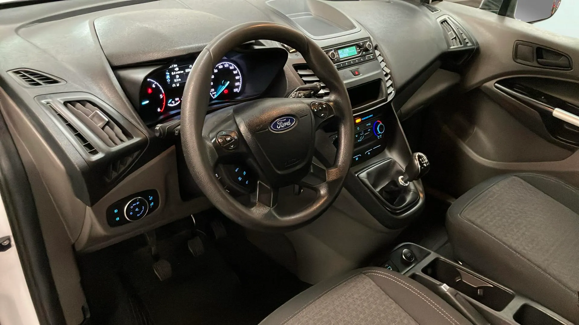 Ford Tourneo Connect 1.5 TDCi Trend - foto 26