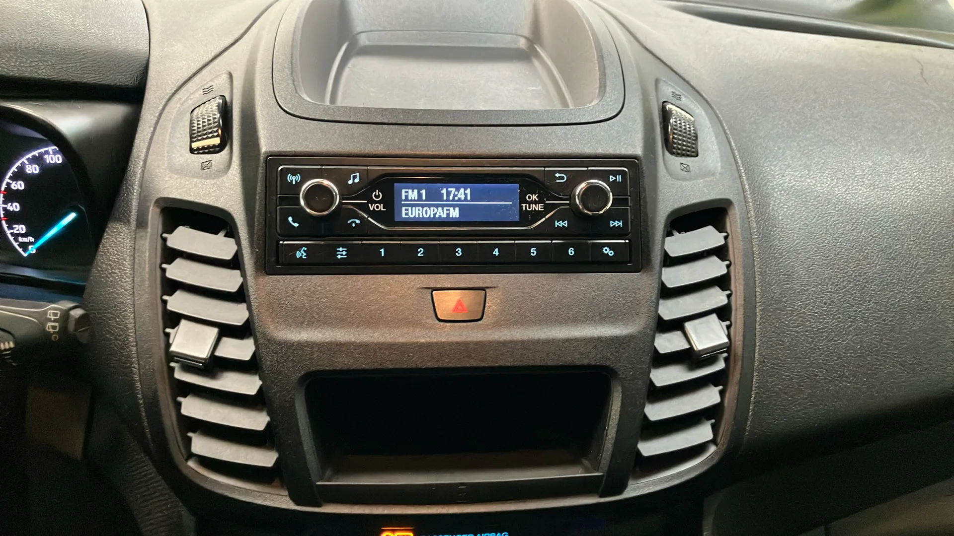 Ford Tourneo Connect 1.5 TDCi Trend - foto 35