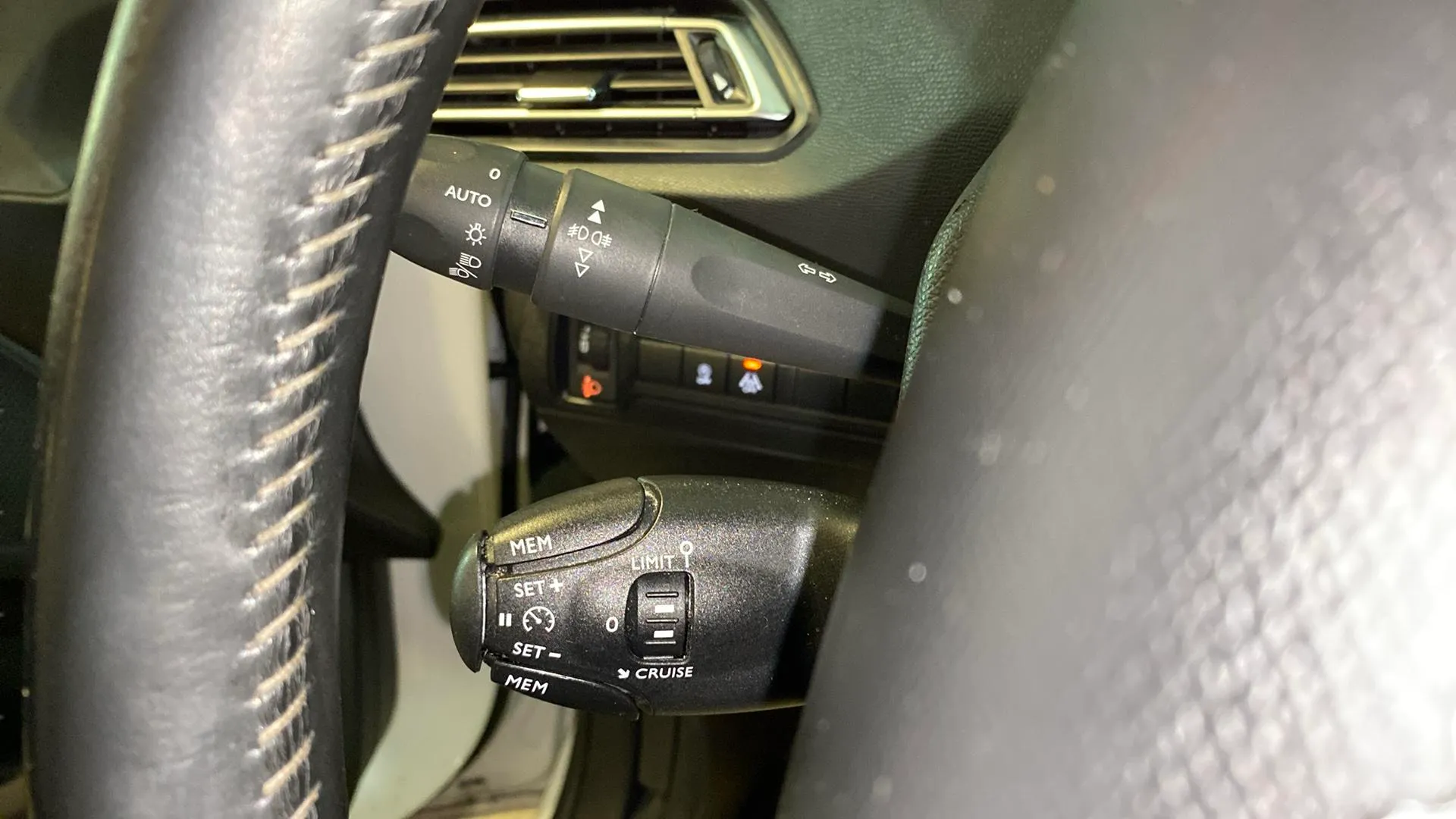 Peugeot 308 SW Allure Pack PureTech 130 - foto 15