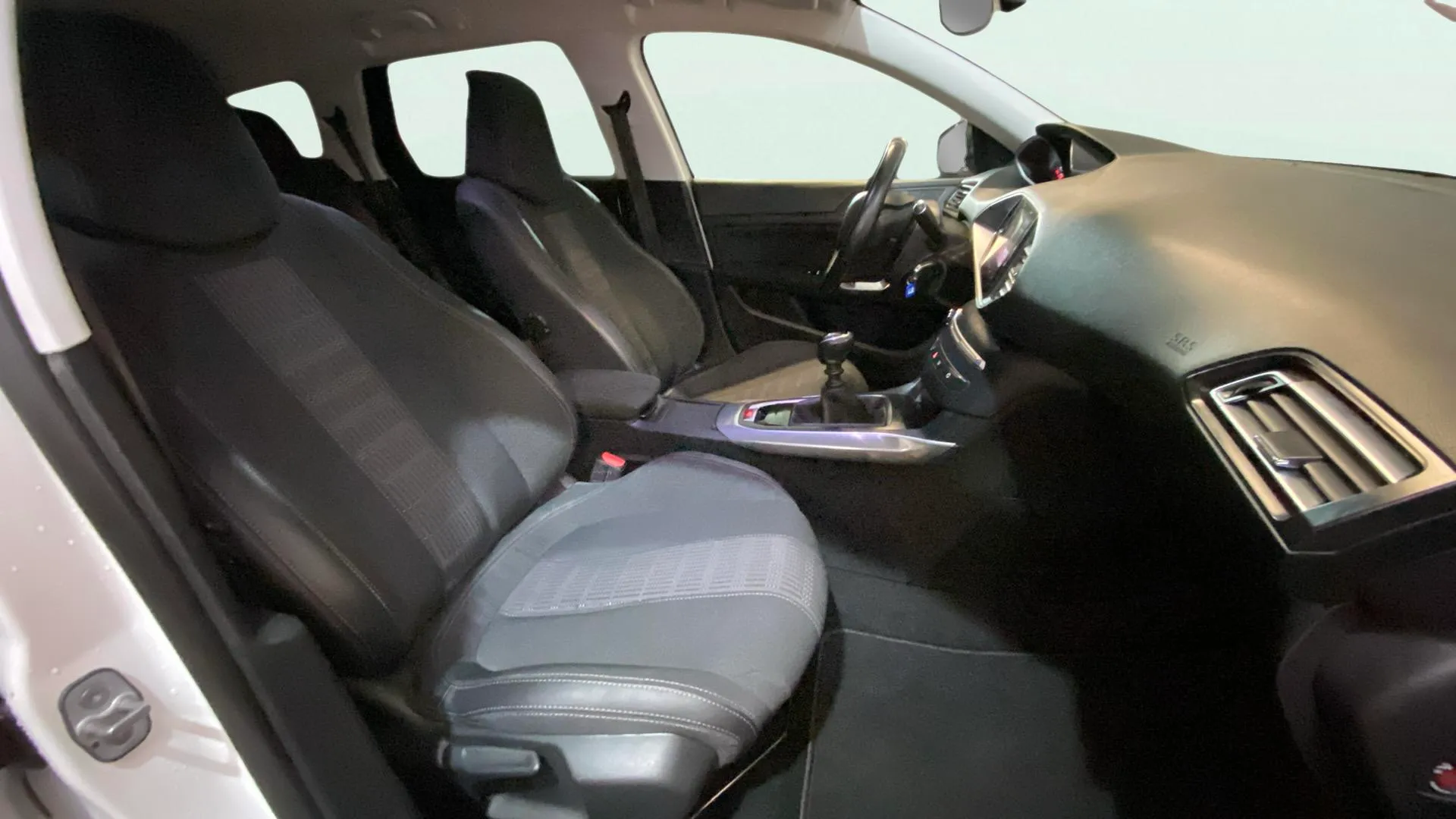 Peugeot 308 SW Allure Pack PureTech 130 - foto 12