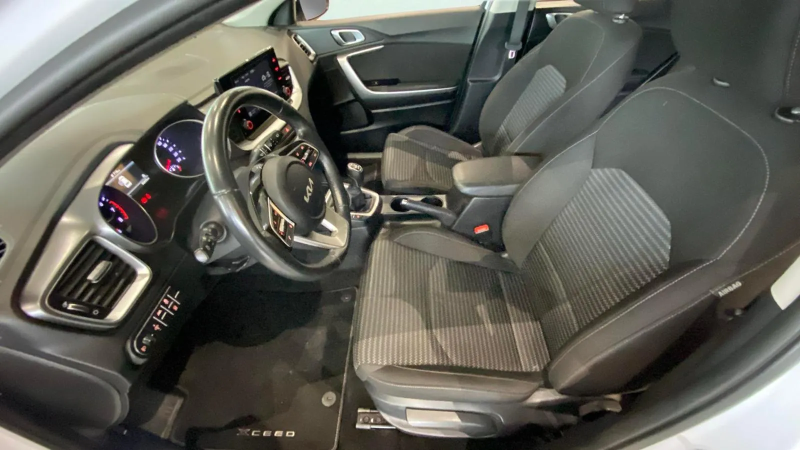 Kia XCeed 1.0 T-GDi Drive - foto 15