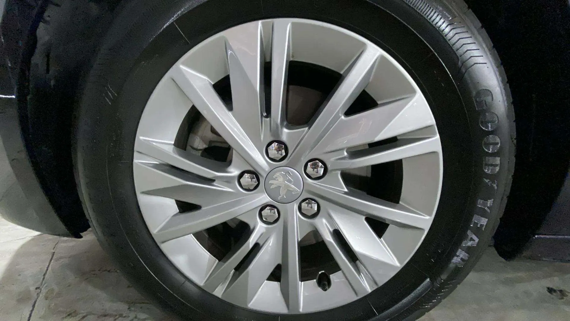 Peugeot 508 SW Allure Pack PureTech 130 EAT8 - foto 23