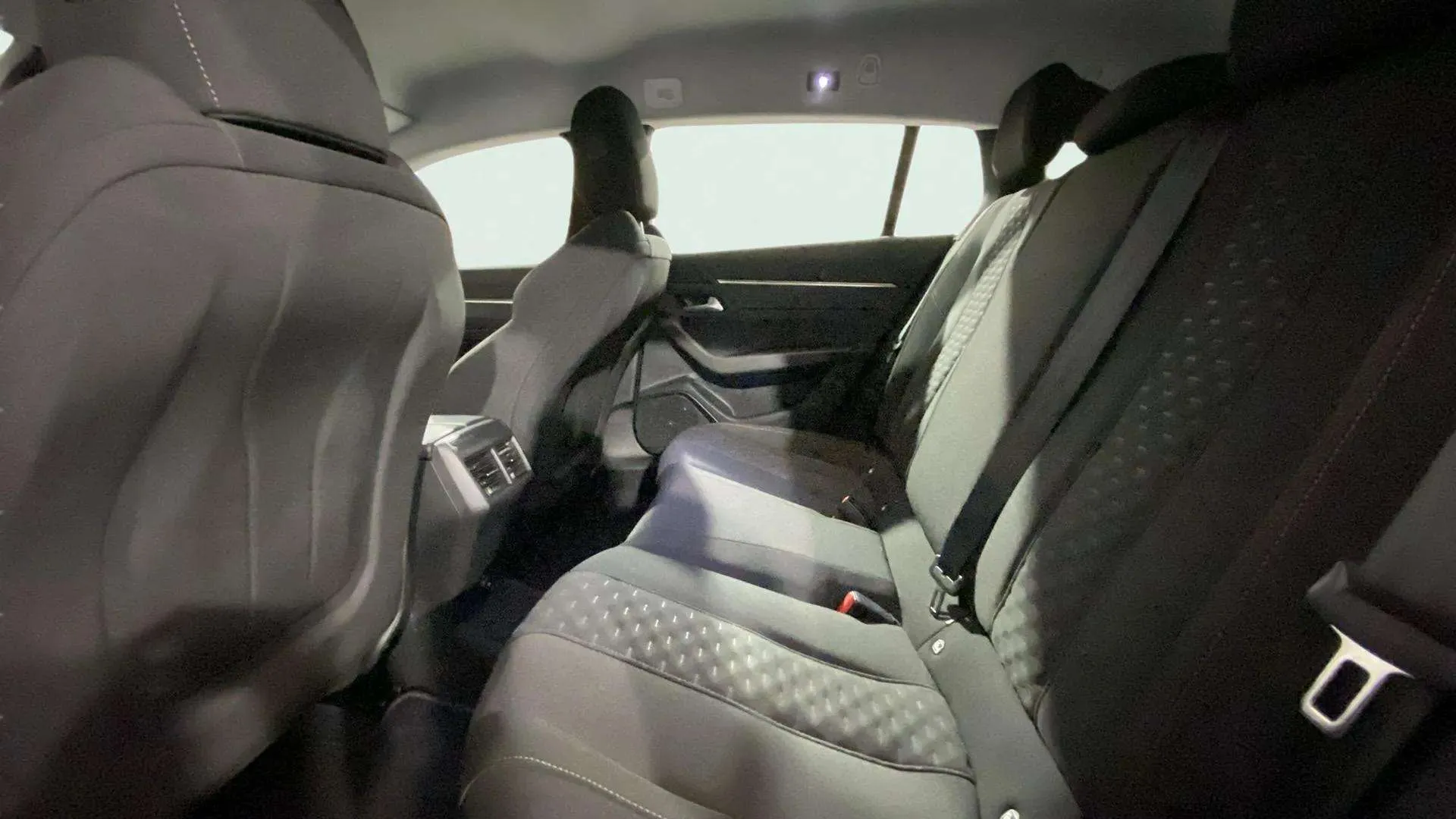 Peugeot 508 SW Allure Pack PureTech 130 EAT8 - foto 15