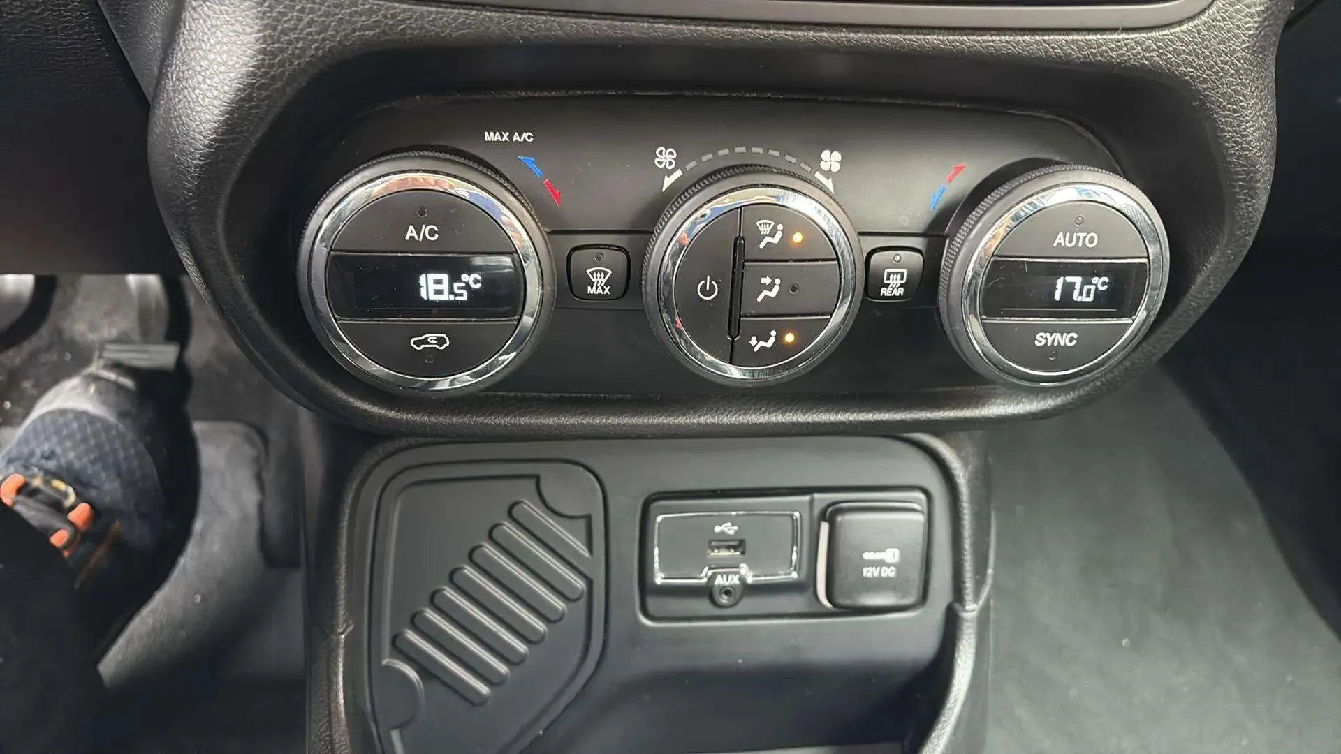Jeep Renegade 1.6 Mjet Longitude 4x2 E6 - foto 22