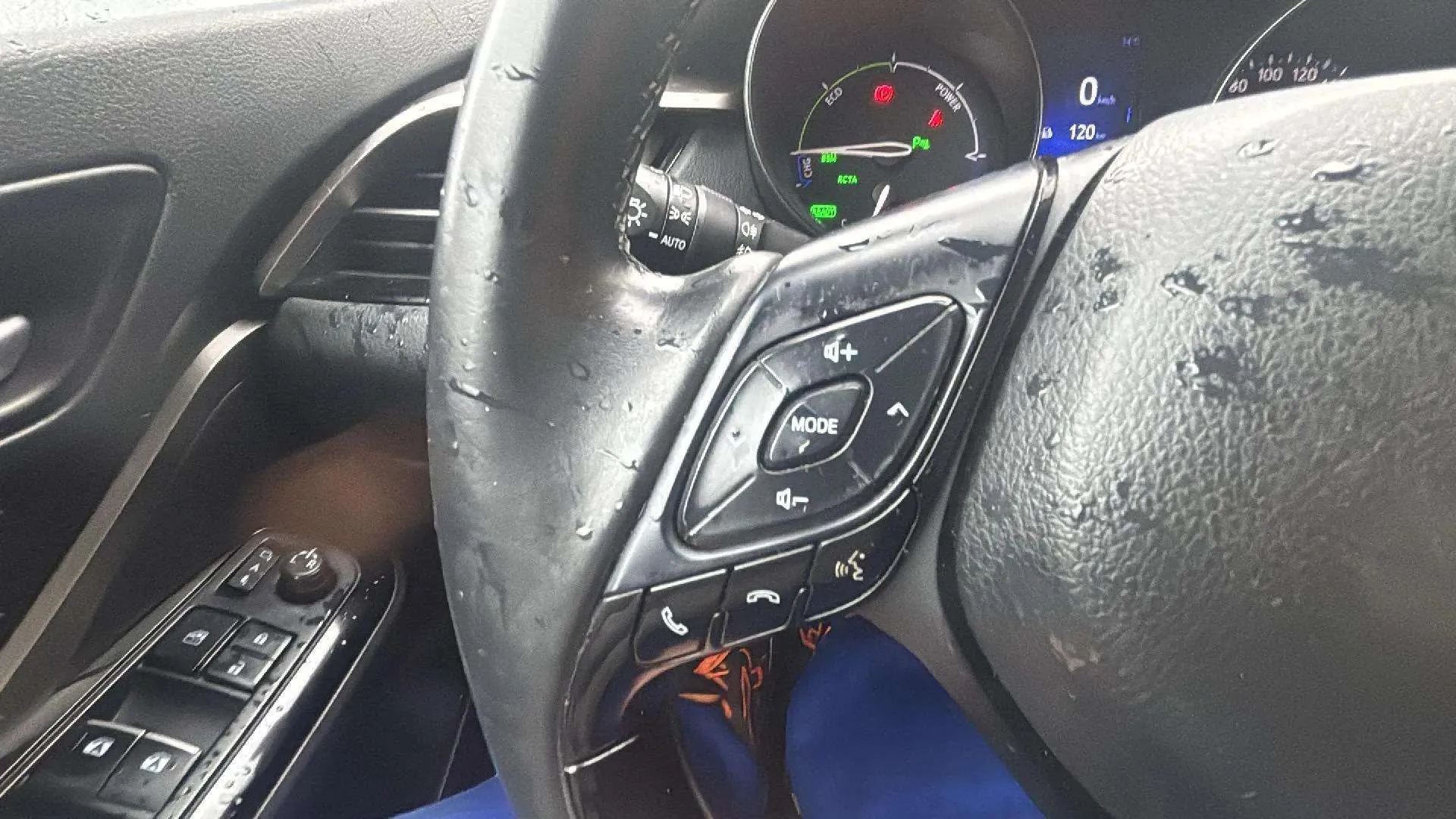 Toyota C-HR 1.8 125H Active - foto 22