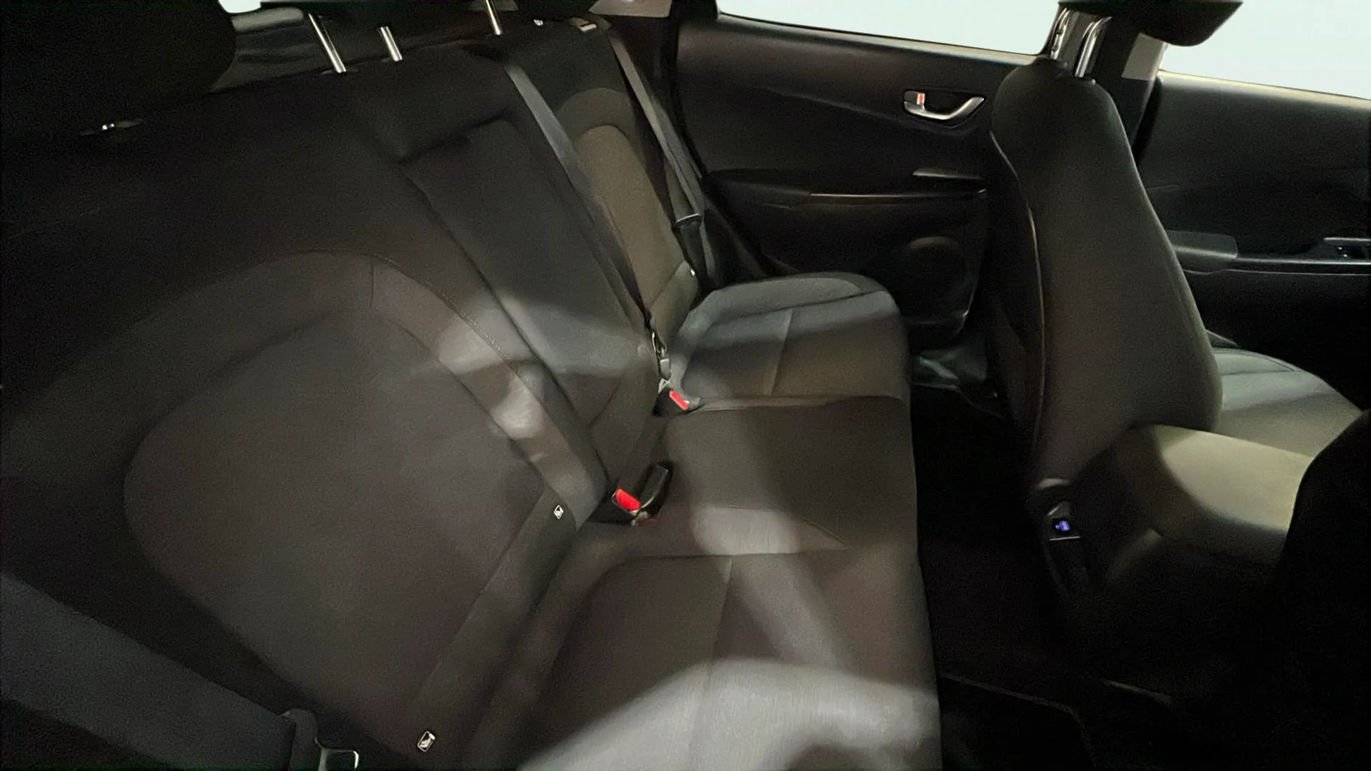 Hyundai Kona EV Maxx - foto 13