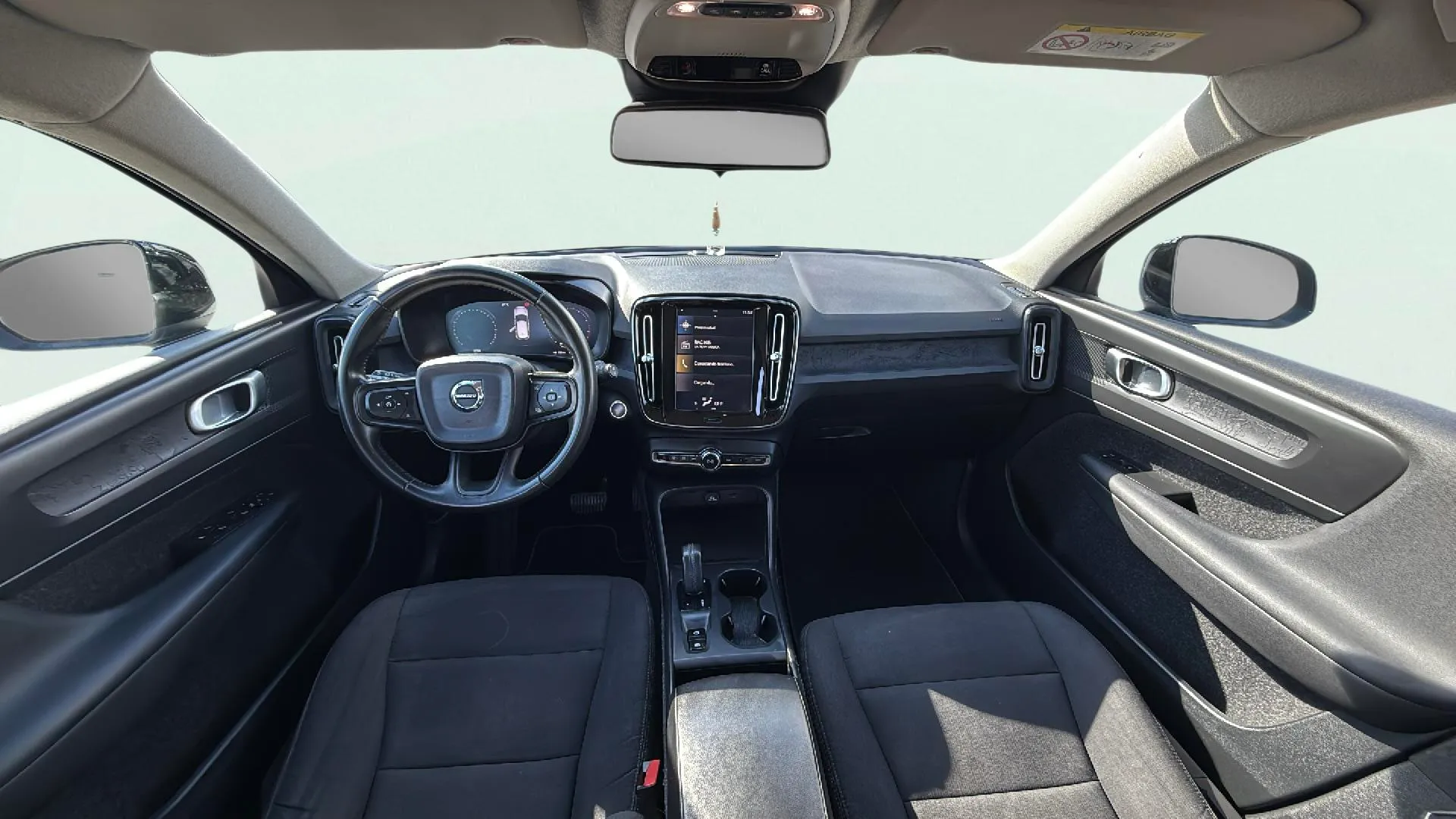 Volvo XC40 1.5 T3 Momentum - foto 12