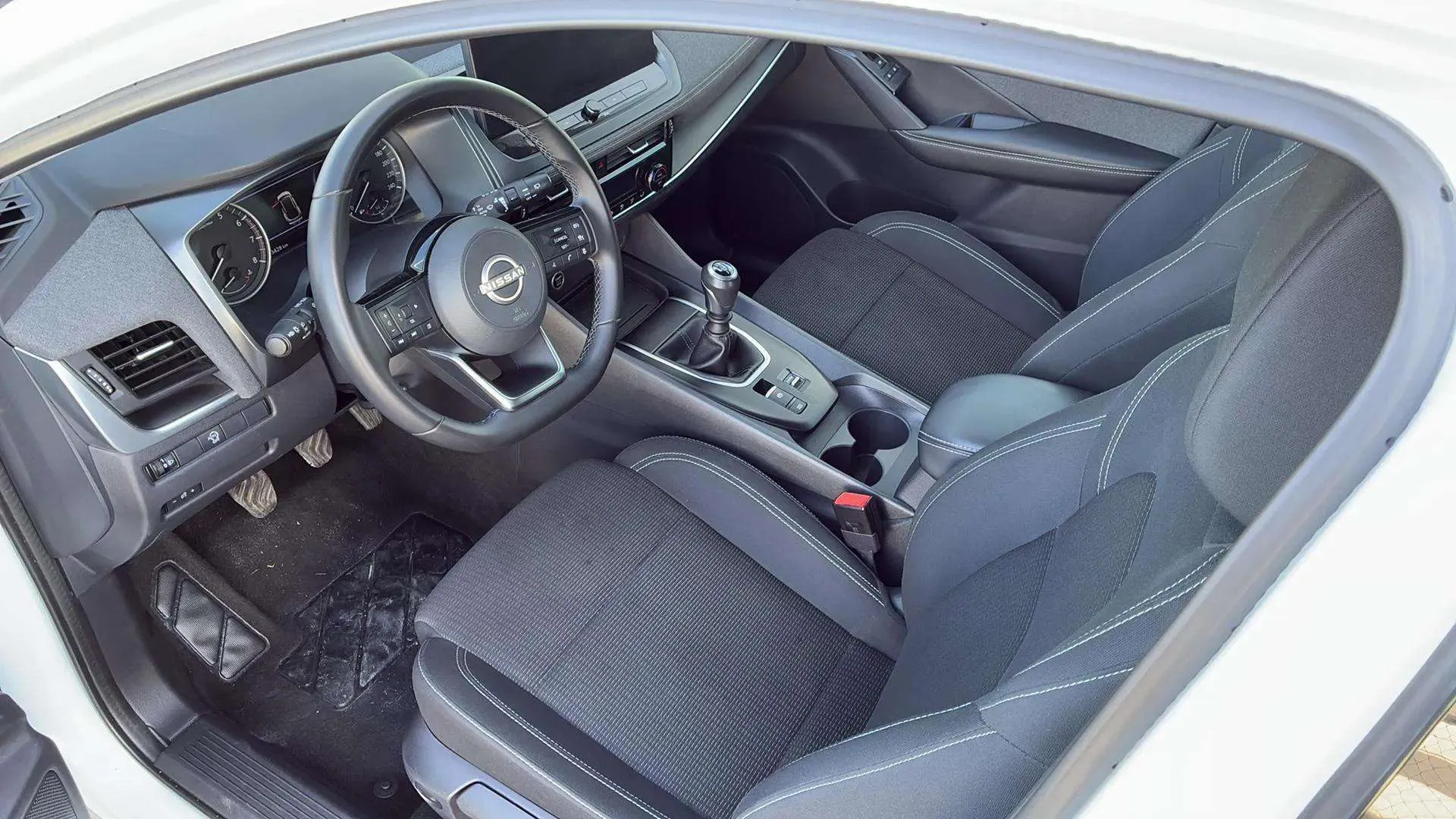 Nissan Qashqai DIG-T mHEV 4x2 Acenta - foto 24