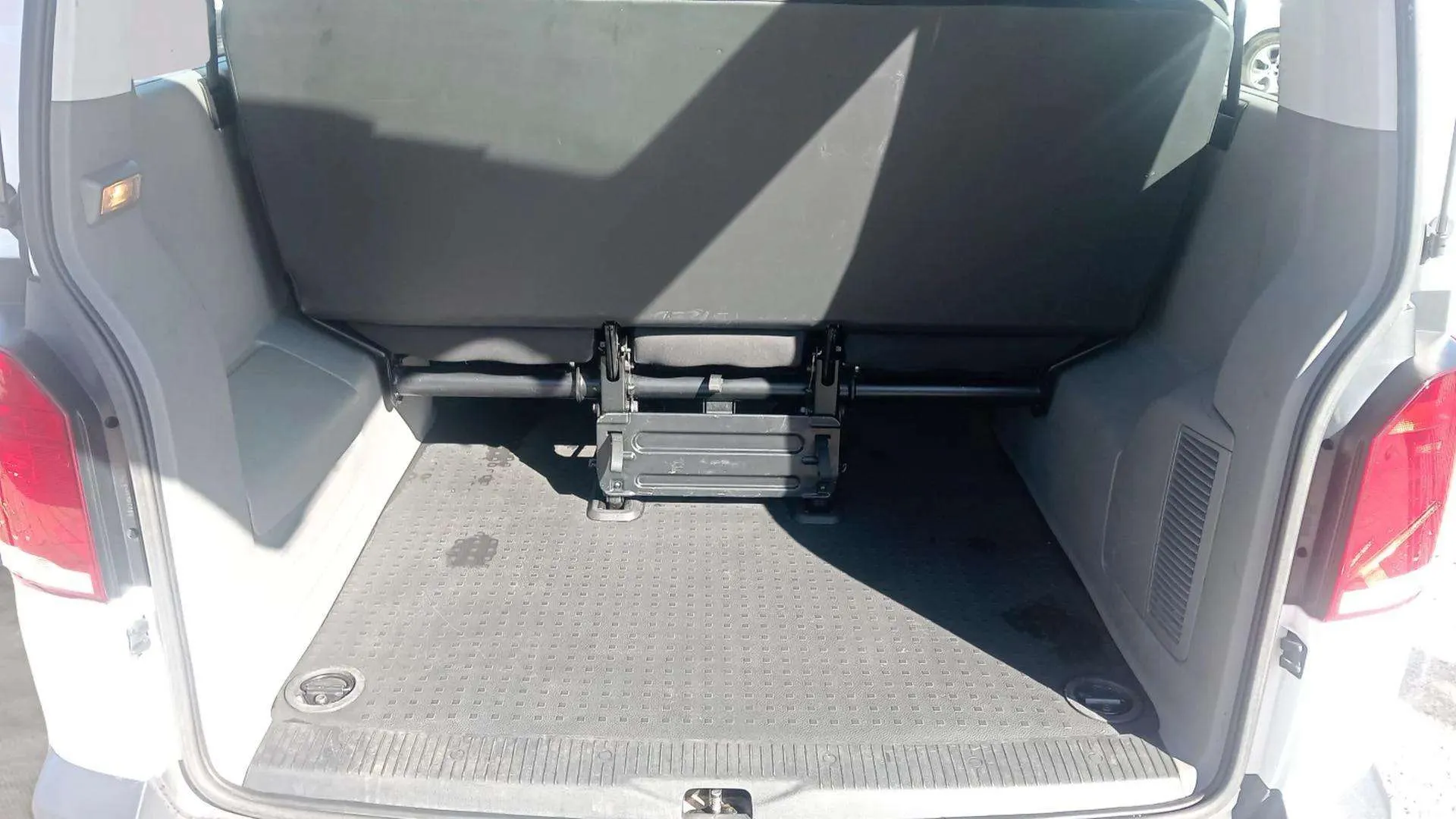 Volkswagen Caravelle Origin Corta 2.0 TDI BMT DSG - foto 31