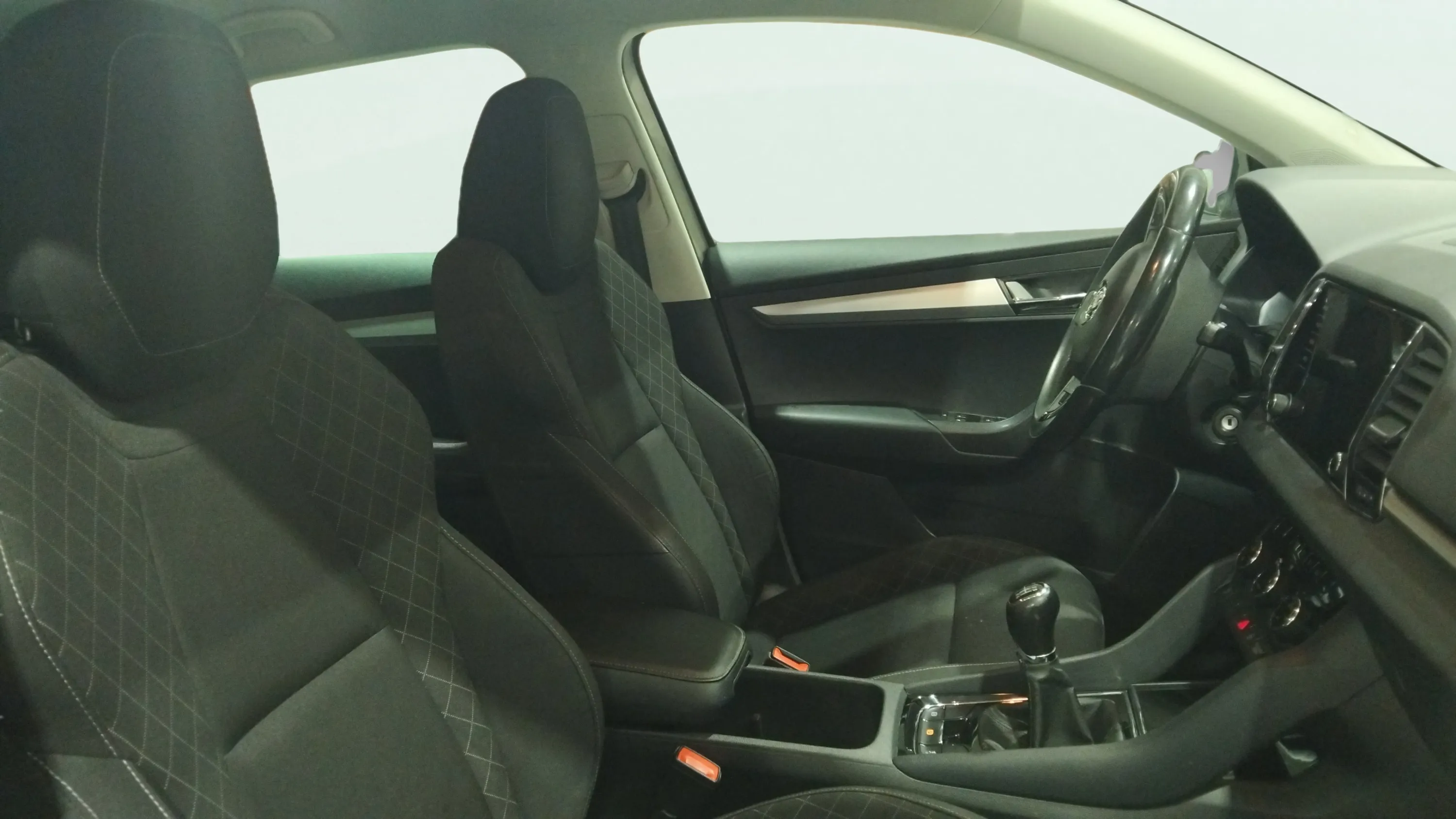 Škoda Karoq 1.0 TSI Ambition - foto 12