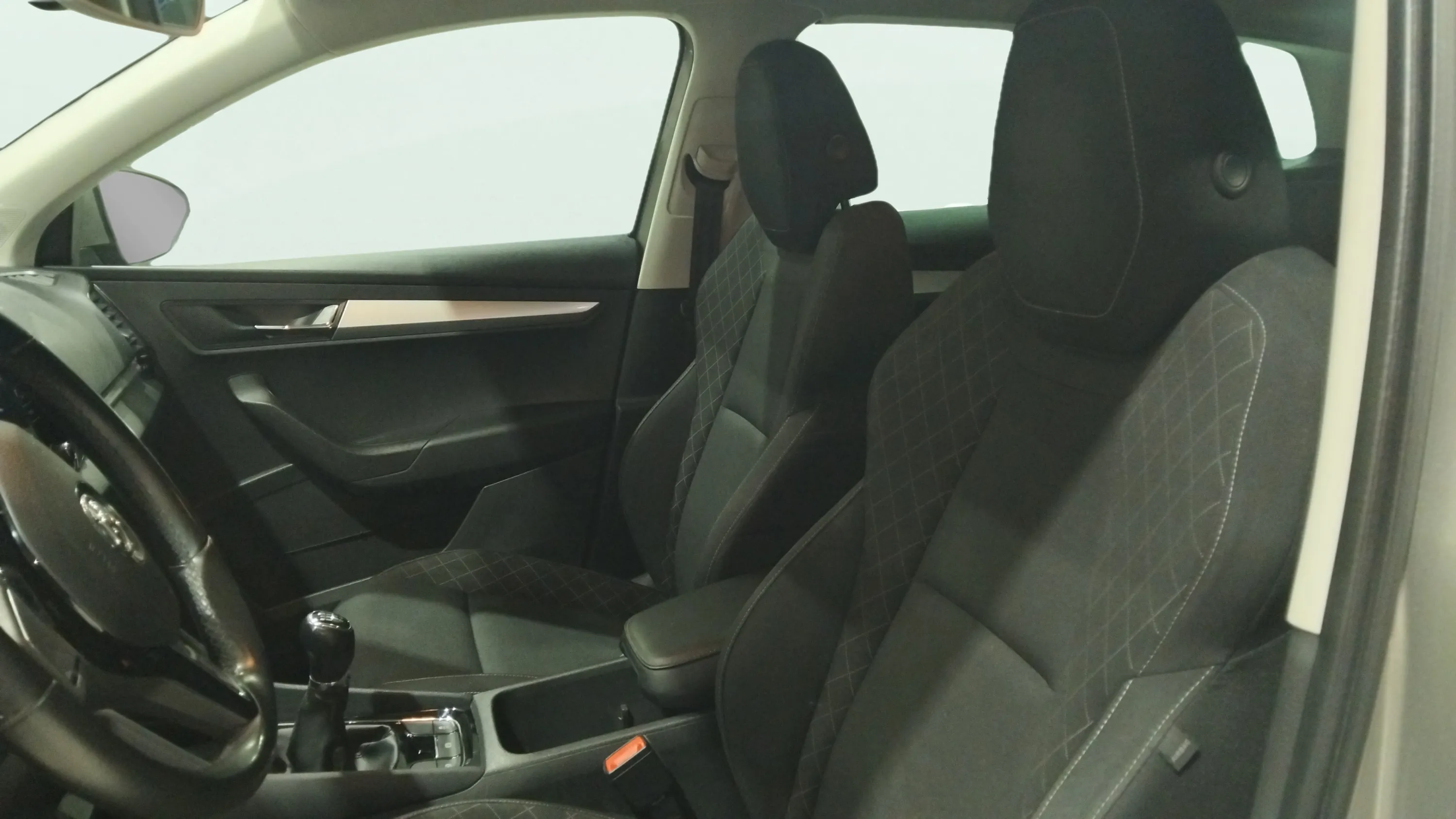 Škoda Karoq 1.0 TSI Ambition - foto 10