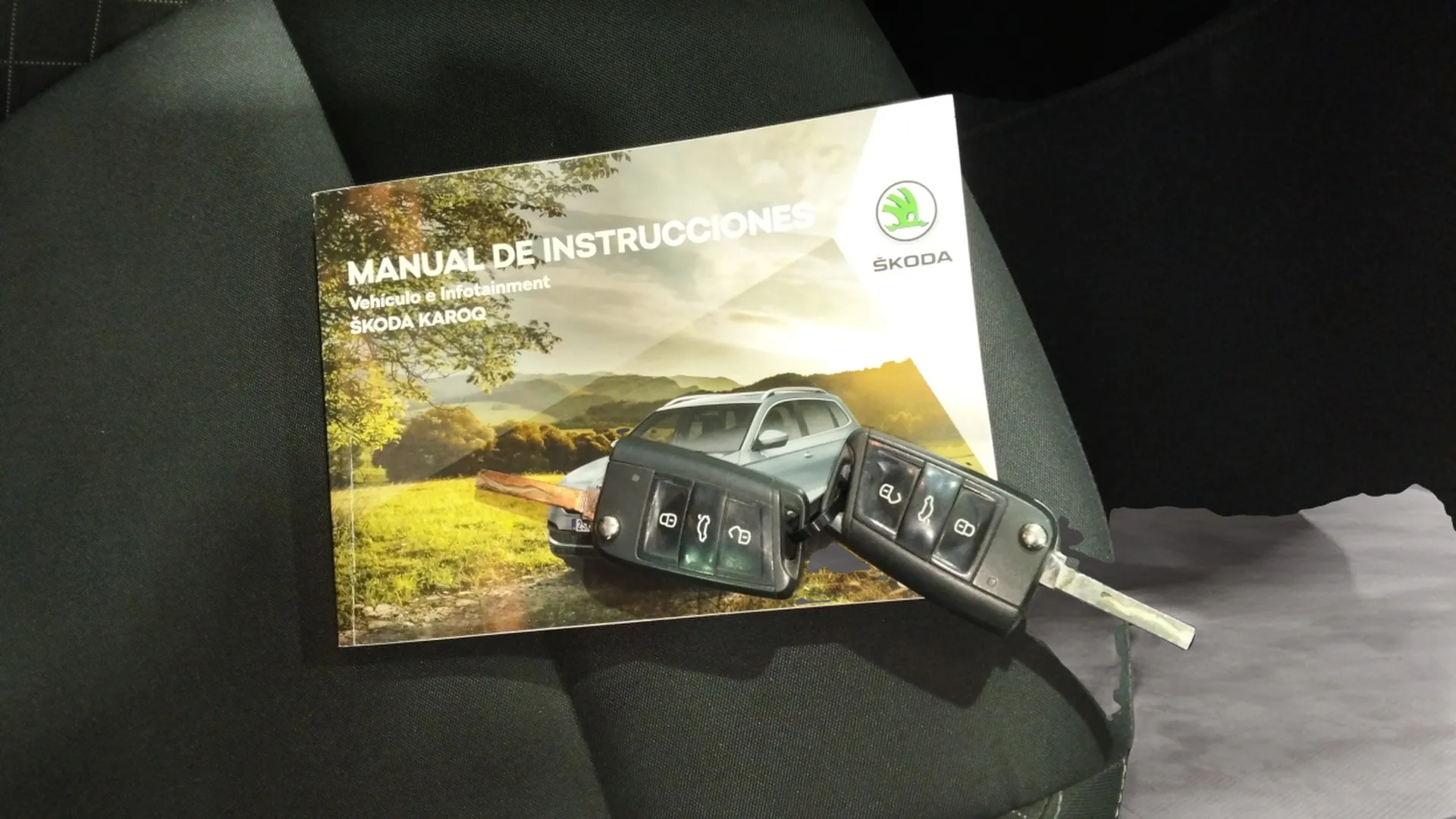 Škoda Karoq 1.0 TSI Ambition - foto 14