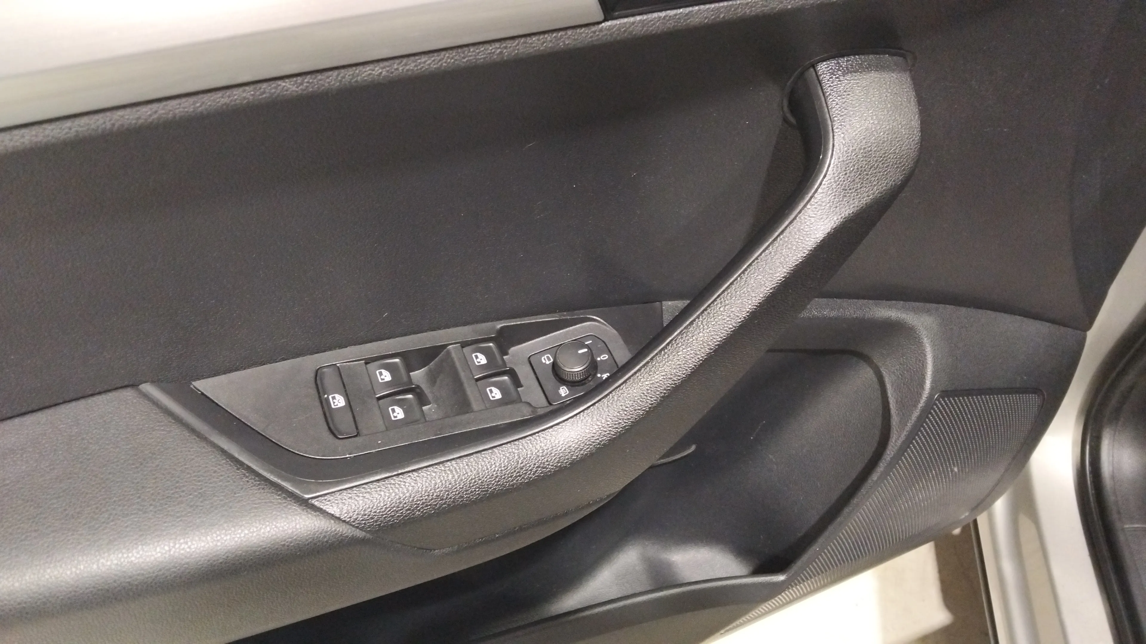 Škoda Karoq 1.0 TSI Ambition - foto 15