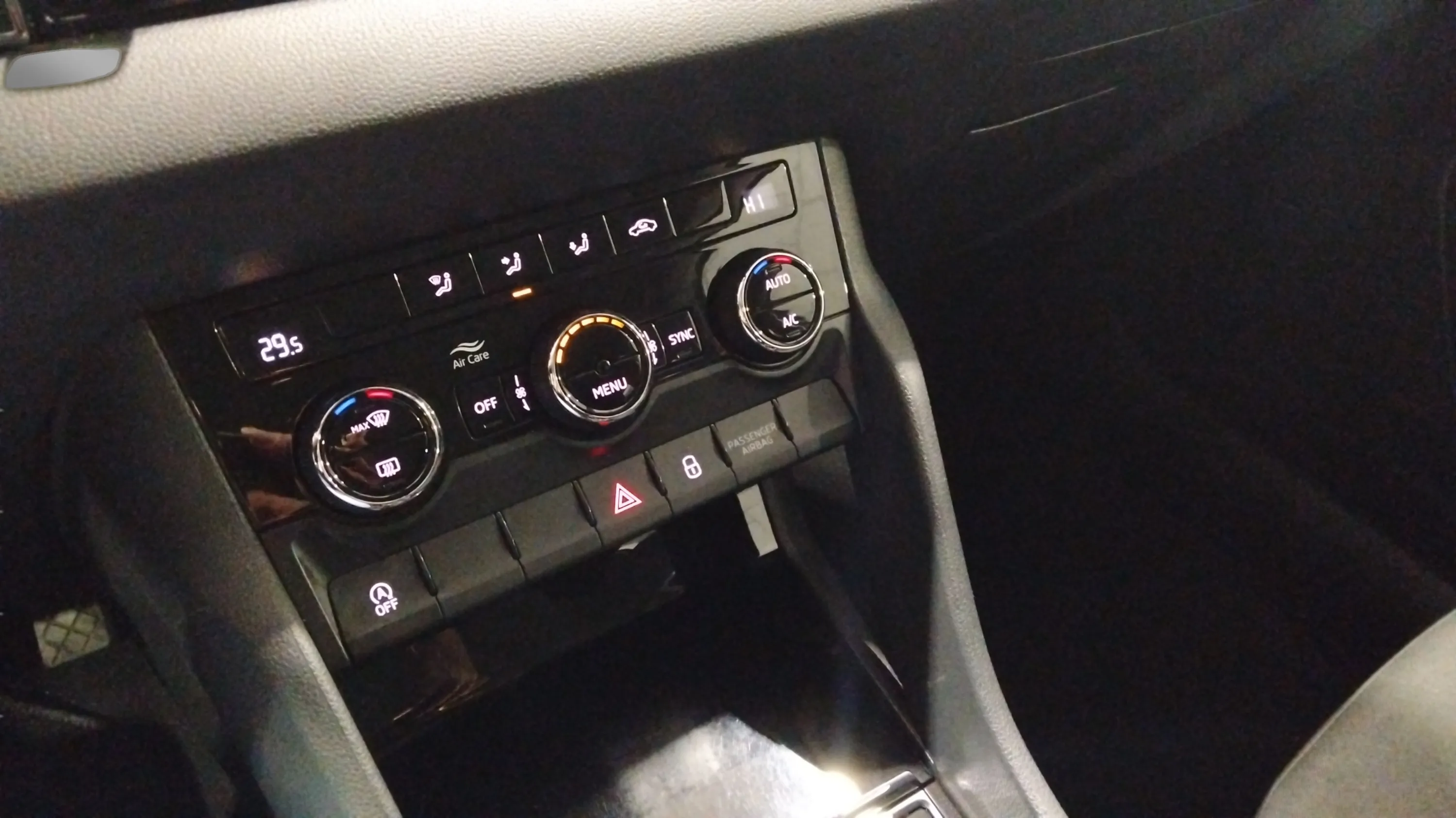 Škoda Karoq 1.0 TSI Ambition - foto 25