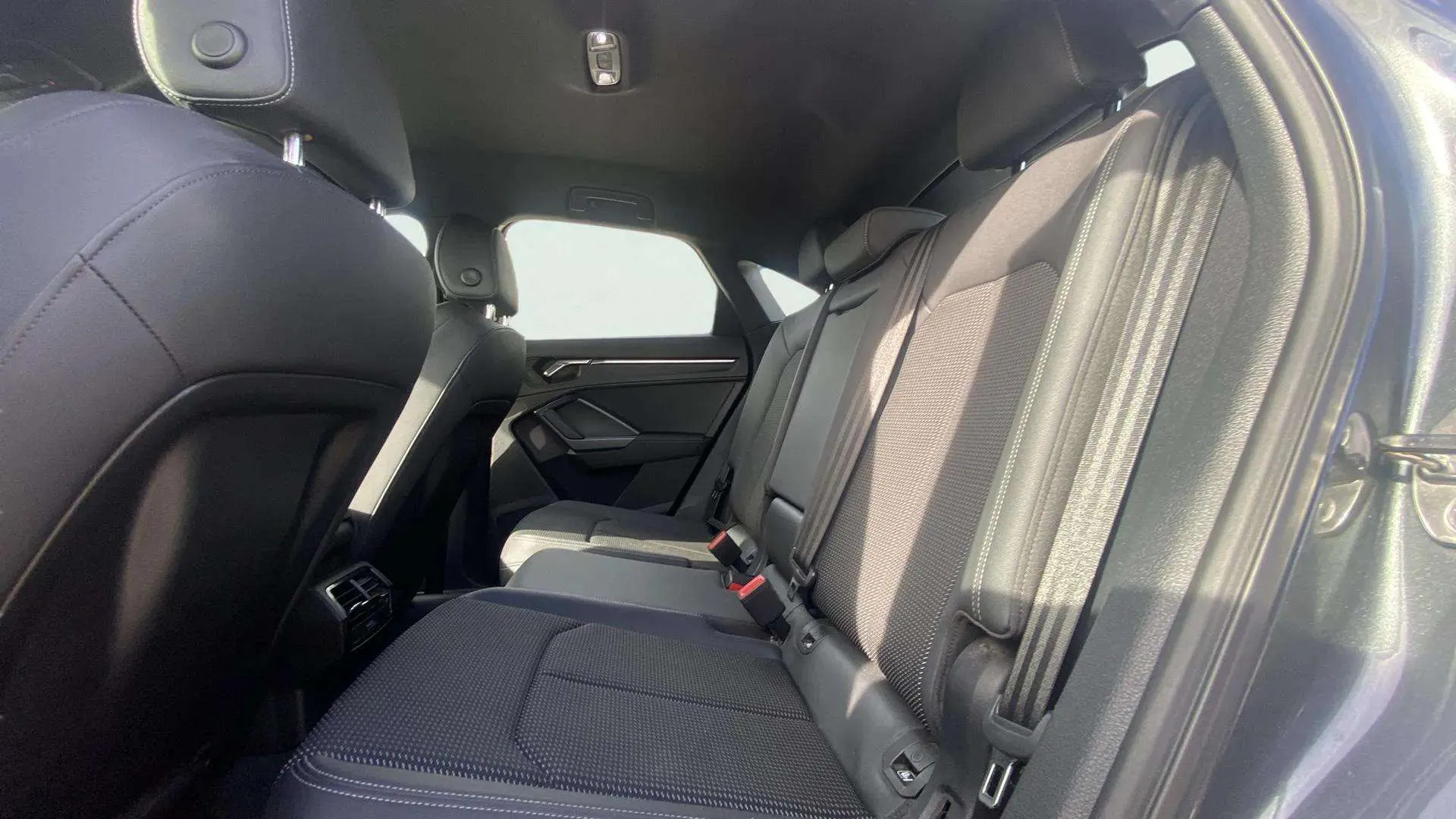 Audi Q3 40 TDI S tronic quattro S Line - foto 14
