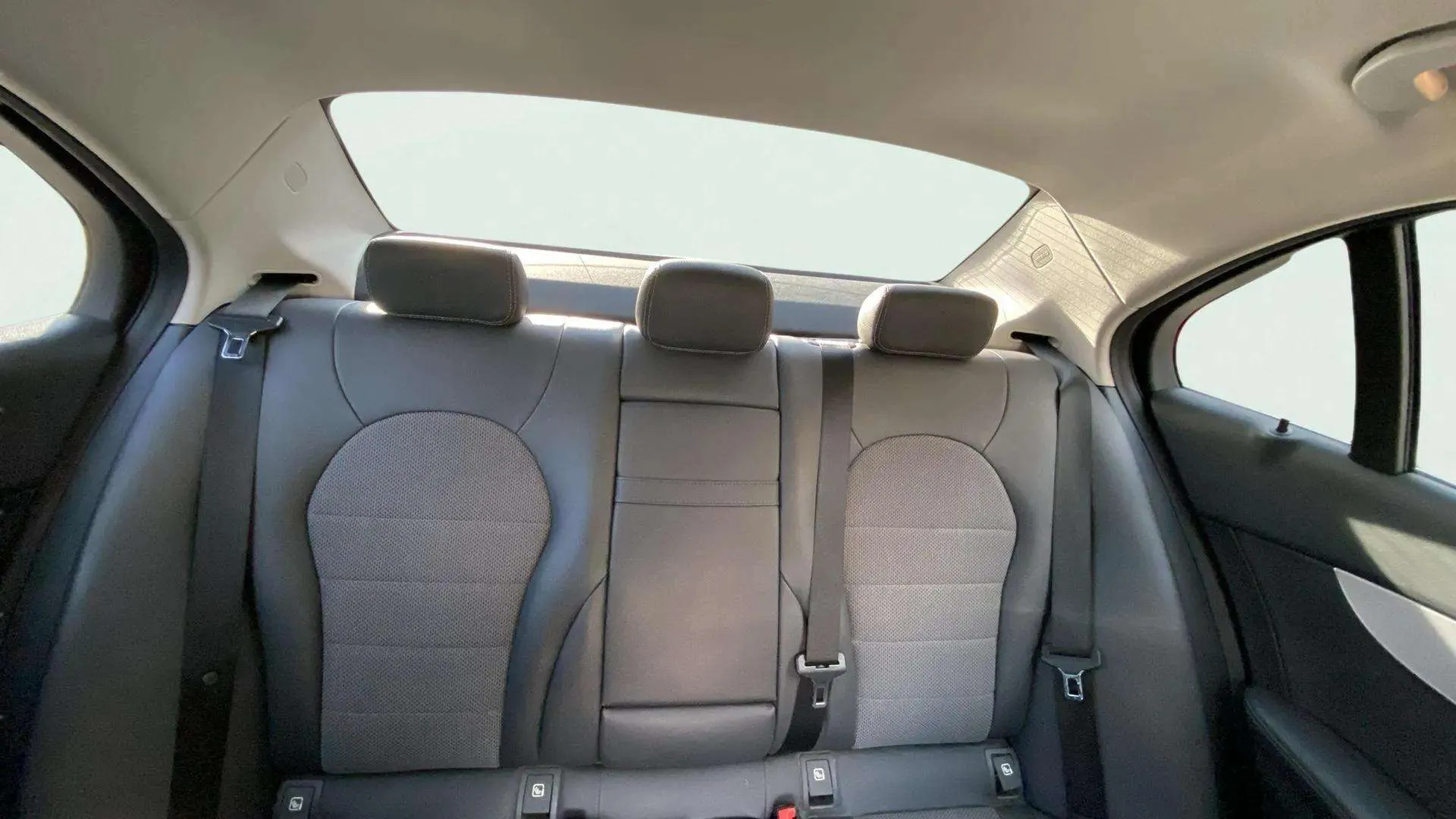 Mercedes-Benz Clase C C 200 d - foto 14
