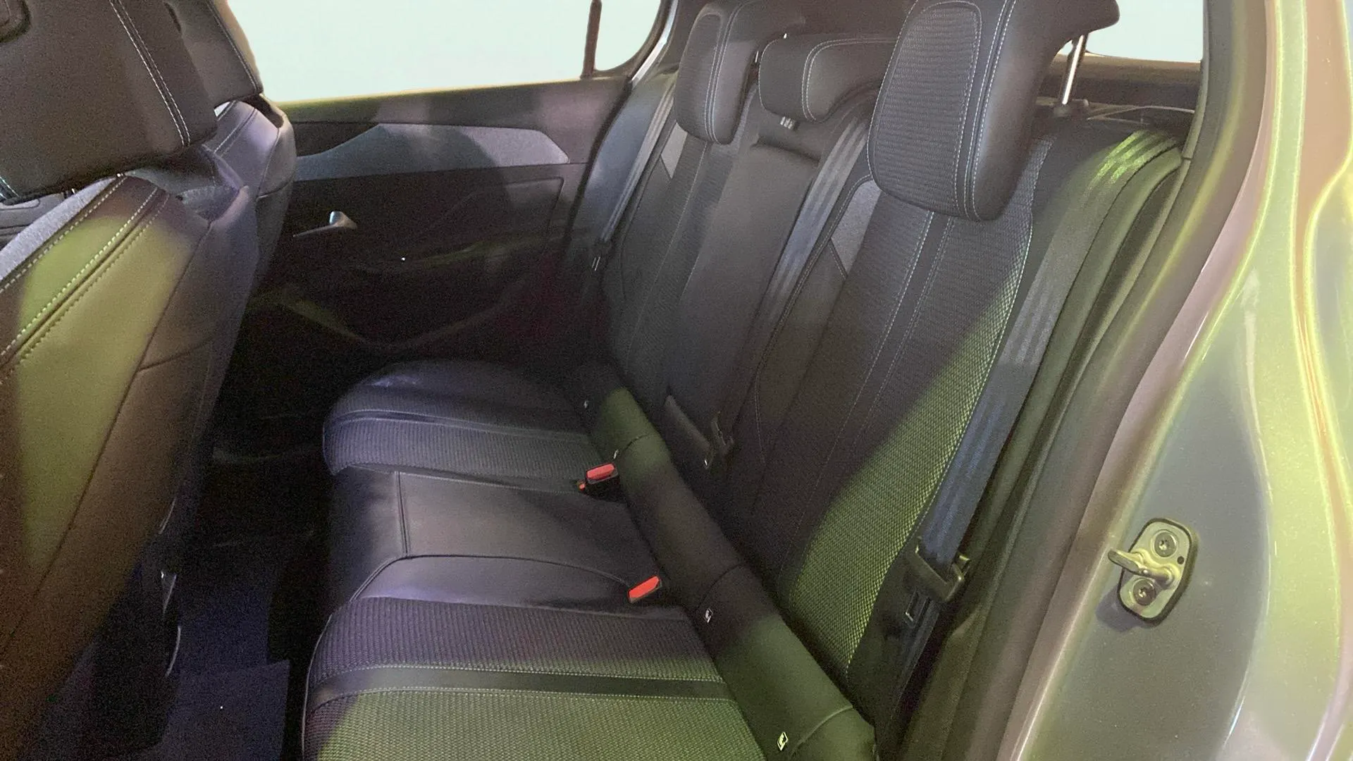Peugeot 308 Active Pack BlueHDi 130 - foto 18