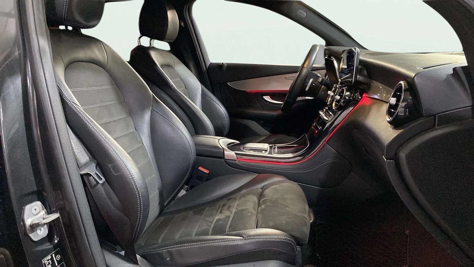 Mercedes-Benz GLC 220 d 4MATIC - foto 12