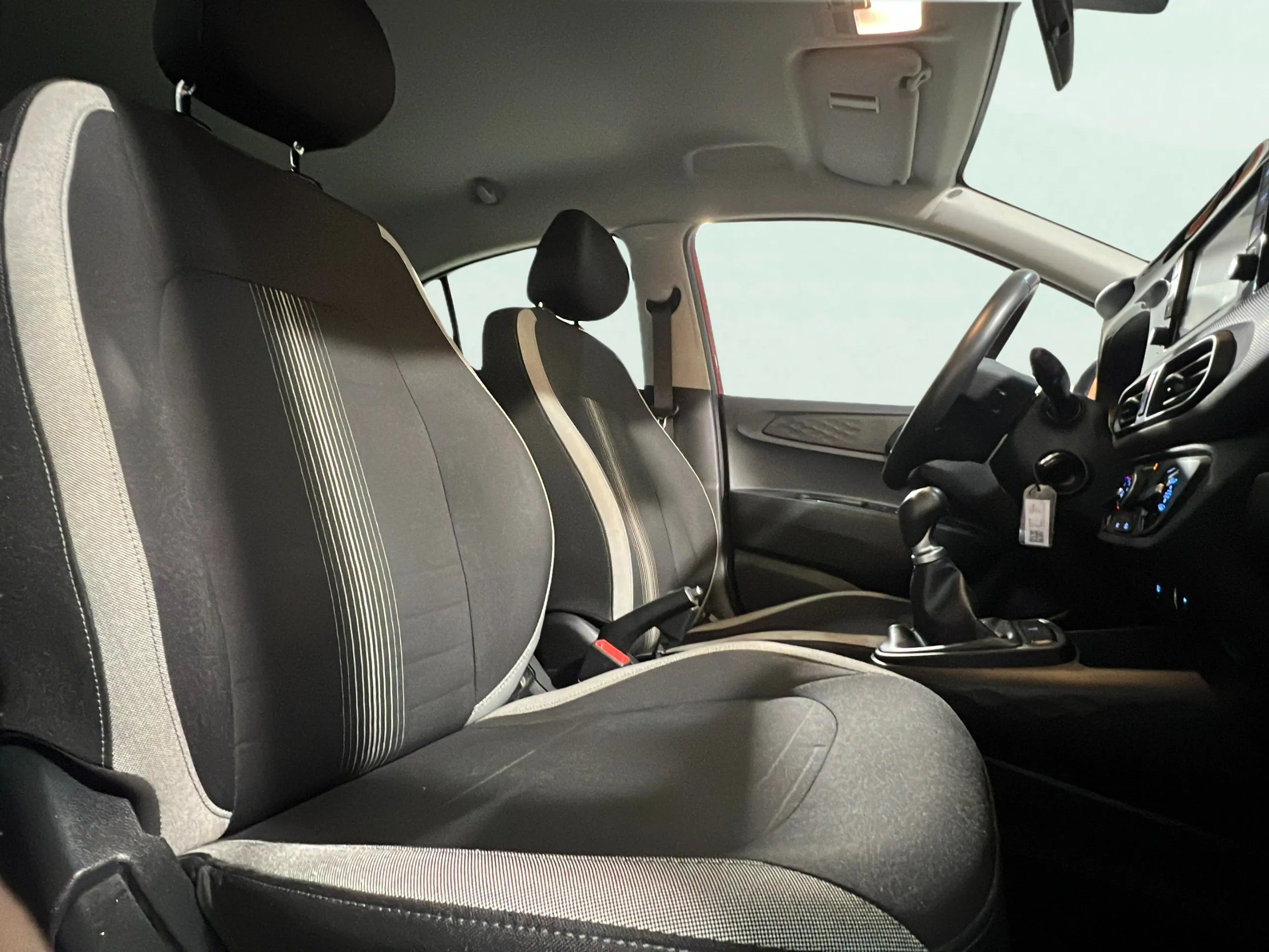 Hyundai i10 1.0 Klass - foto 16