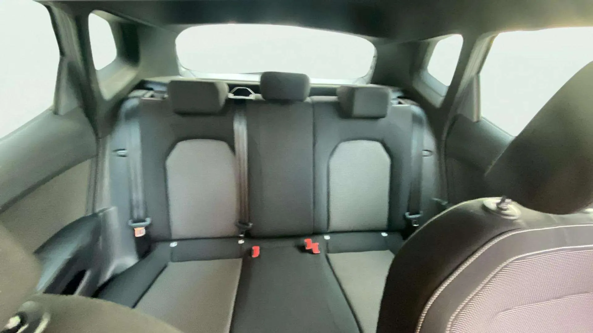SEAT Arona 1.6 TDI DSG Xcellence Ecomot - foto 15