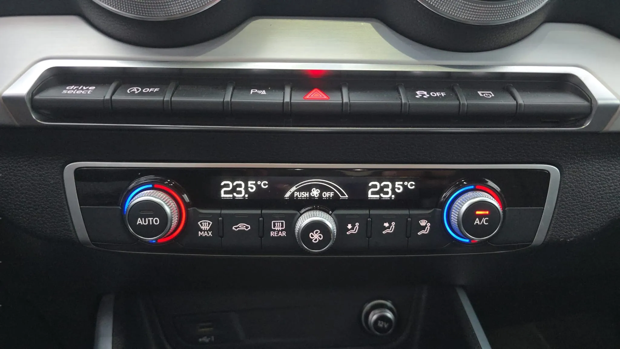 Audi Q2 Adrenalin 30 TDI S tronic - foto 19
