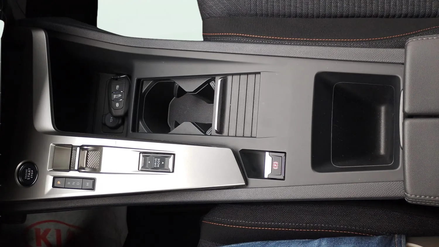 Peugeot 308 Style Hybrid MHEV 136 e-DCS6 - foto 17