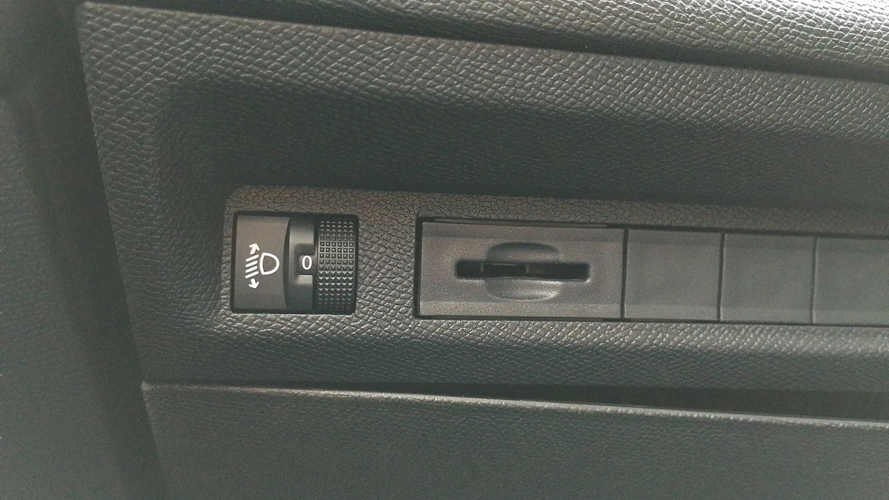 Peugeot 308 Style Hybrid MHEV 136 e-DCS6 - foto 38