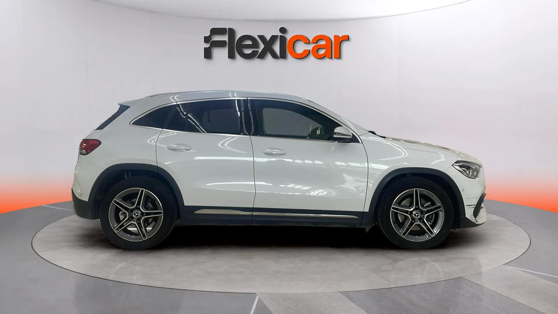 Mercedes-Benz GLA 200 D - foto 3