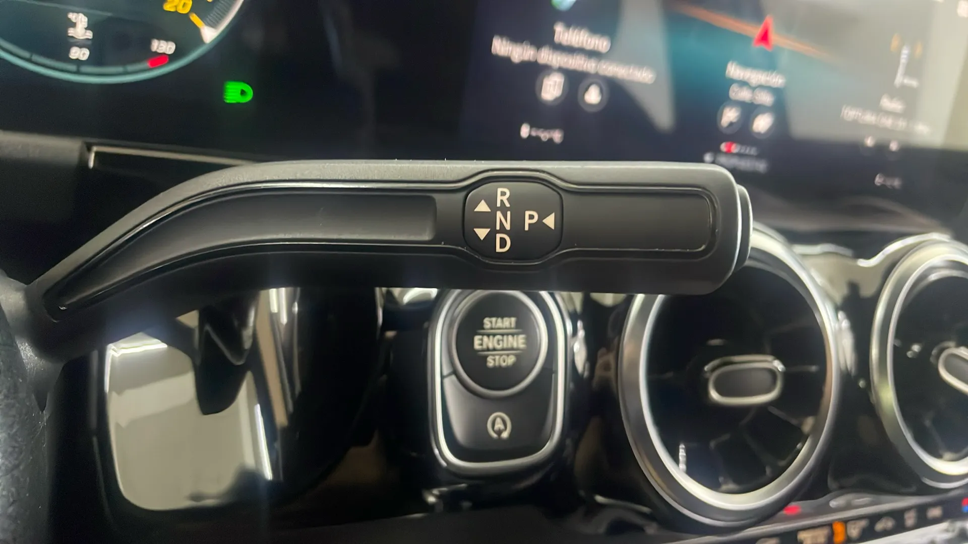 Mercedes-Benz GLA 200 D - foto 18