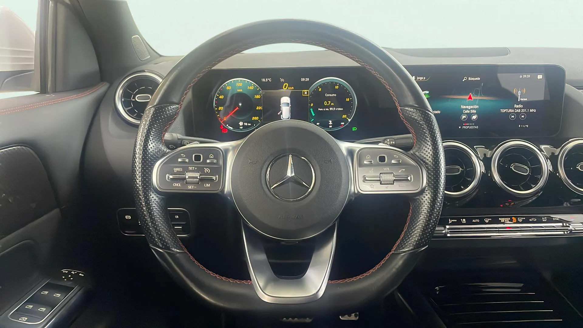 Mercedes-Benz GLA 200 D - foto 8