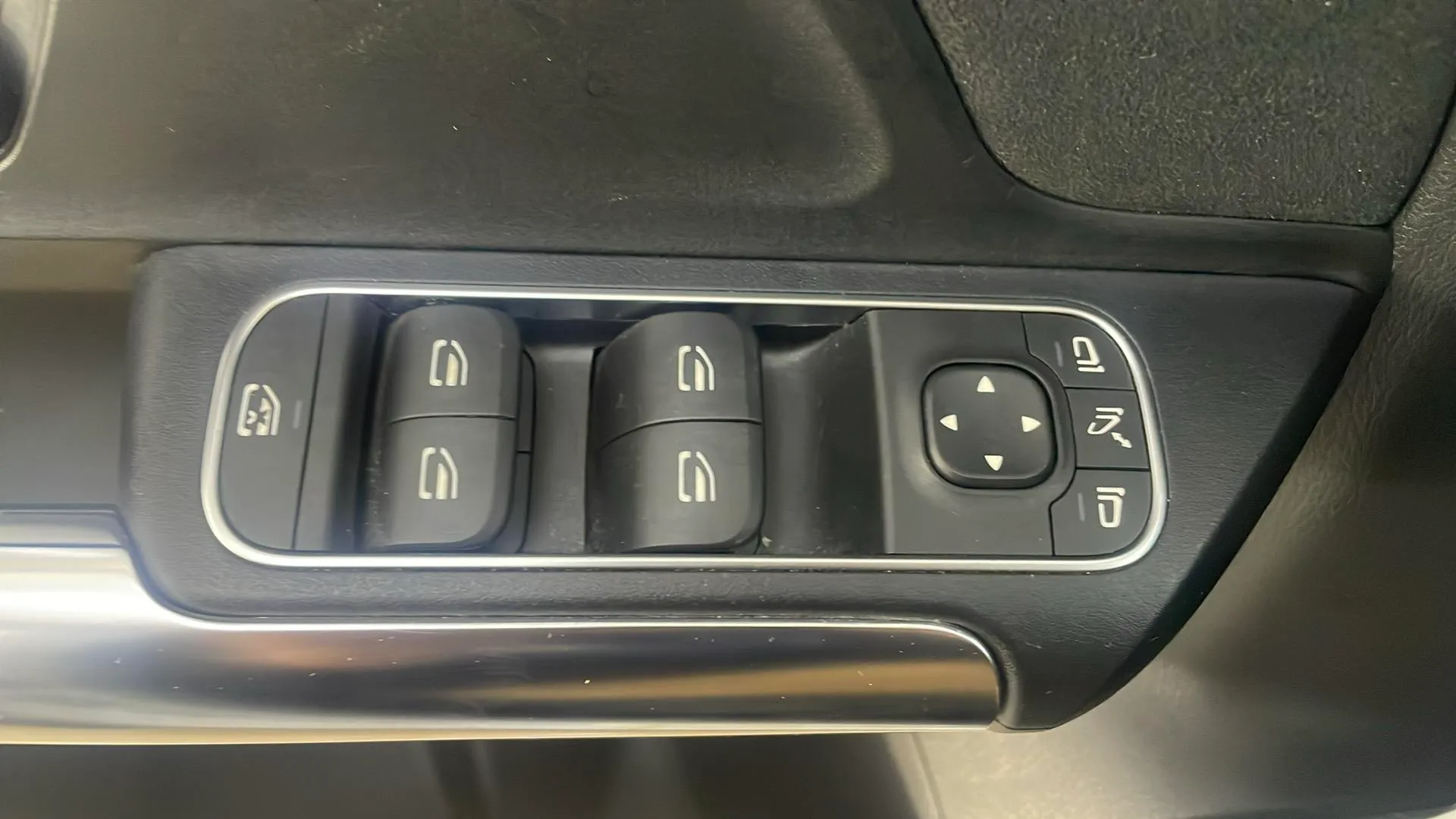 Mercedes-Benz GLA 200 D - foto 30