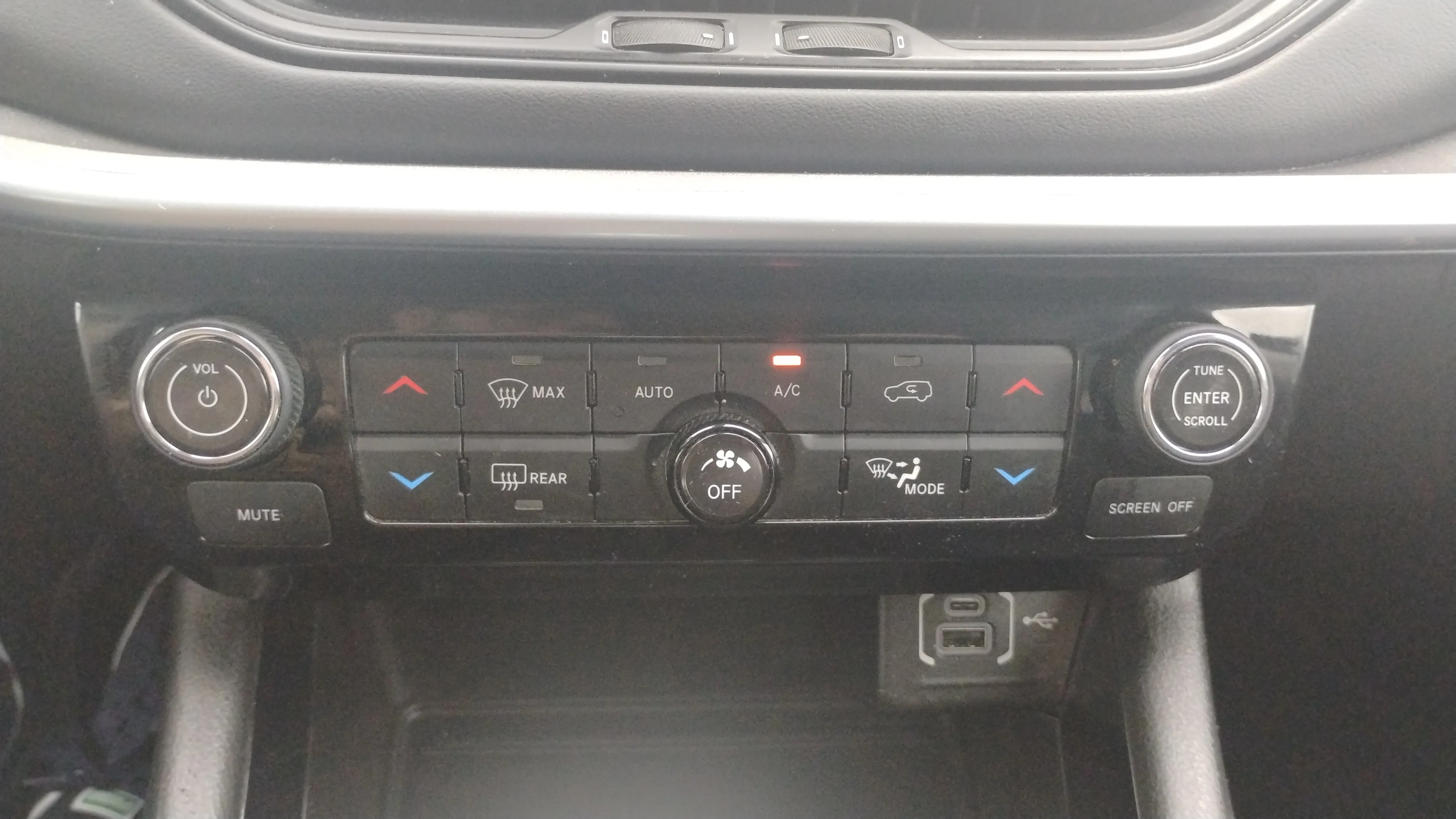 Jeep Compass 1.6 Mjet Limited FWD - foto 16