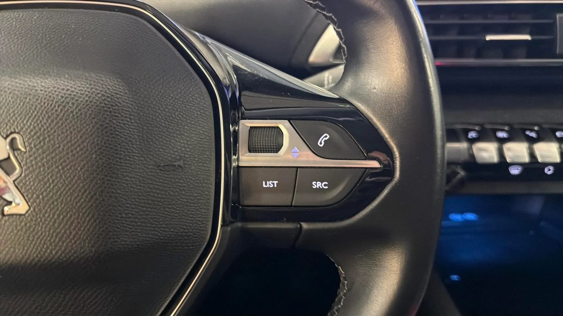 Peugeot 3008 1.2 PureTech Allure - foto 12