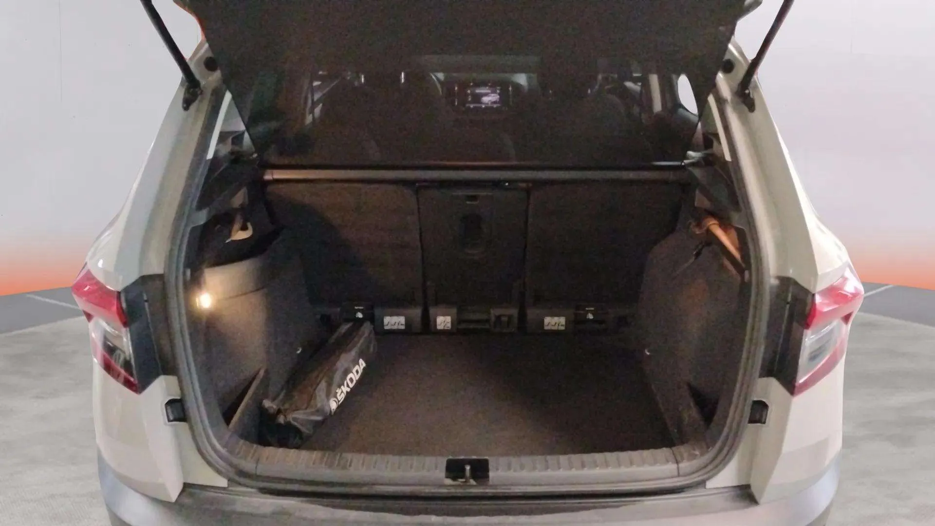 Škoda Karoq 1.0 TSI Ambition - foto 15