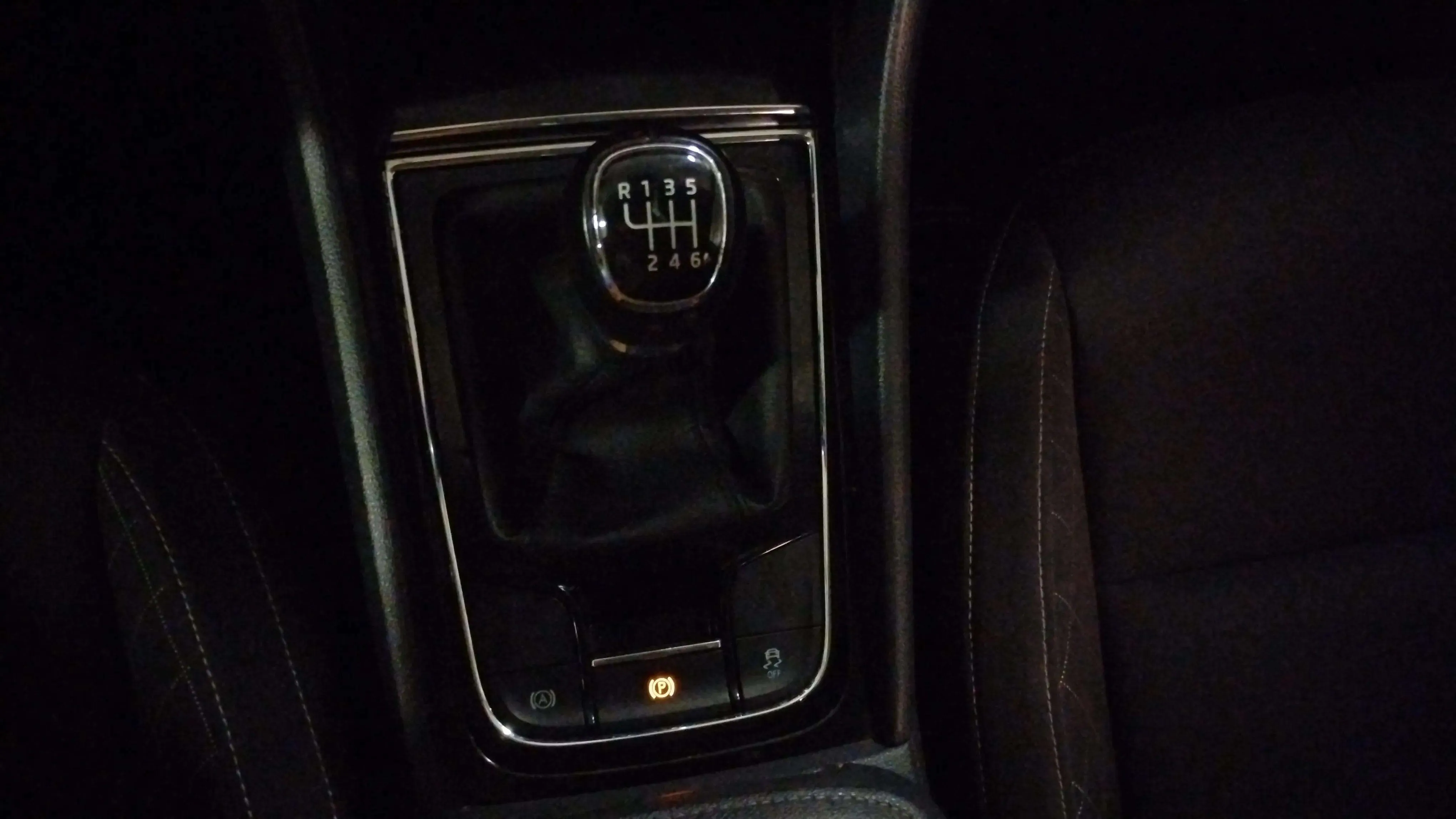 Škoda Karoq 1.0 TSI Ambition - foto 25
