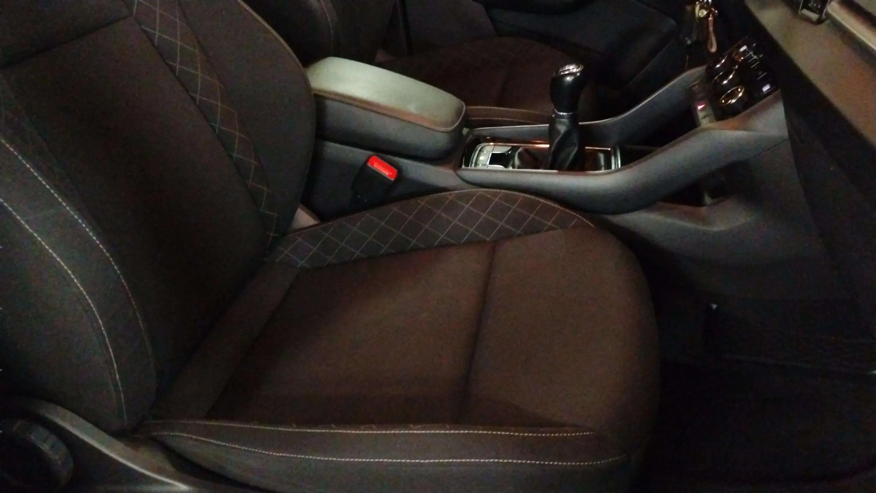 Škoda Karoq 1.0 TSI Ambition - foto 12