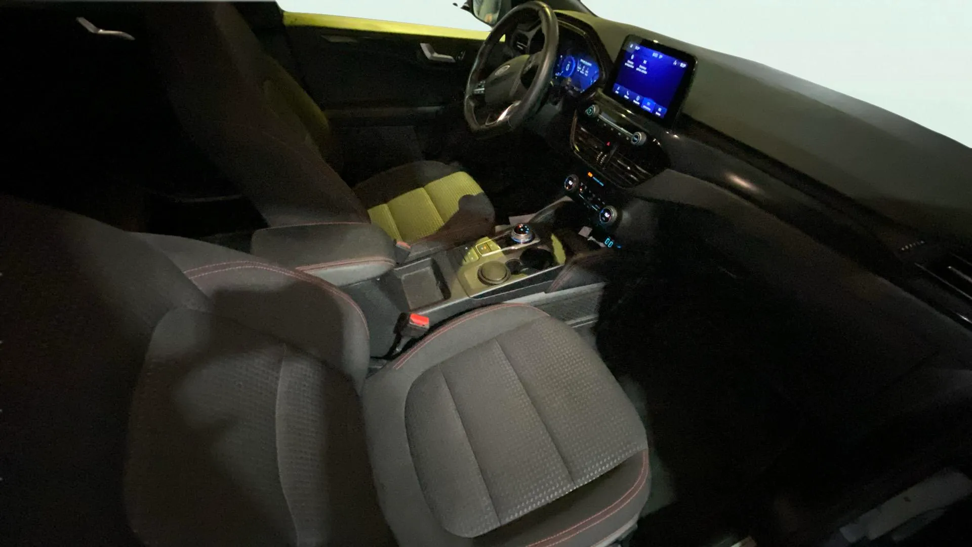 Ford Kuga ST-Line X 1.5 EcoBlue - foto 31
