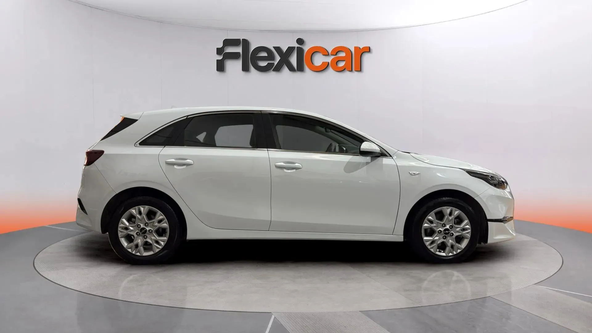 Kia Ceed 1.6 MHEV iMT Drive - foto 4
