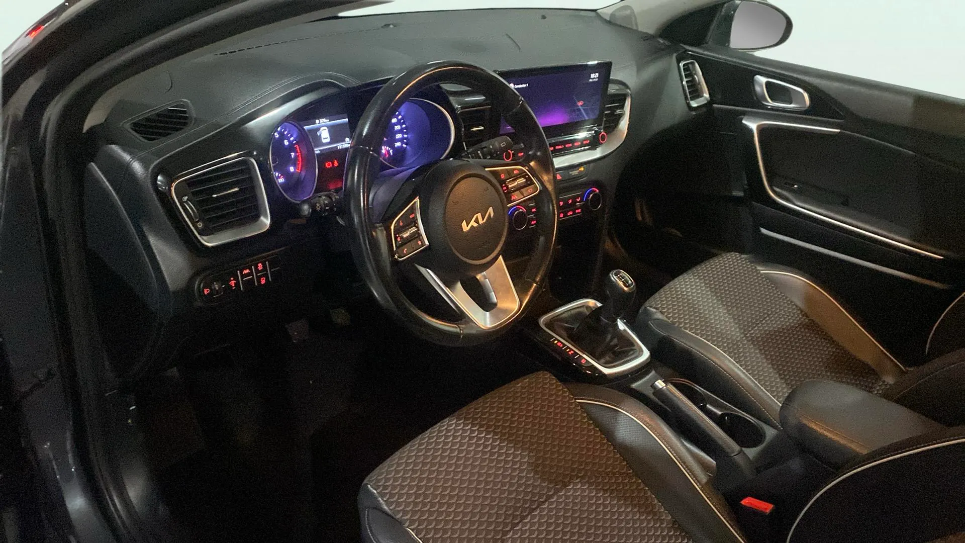 Kia Ceed 1.0 T-GDi Tech - foto 10