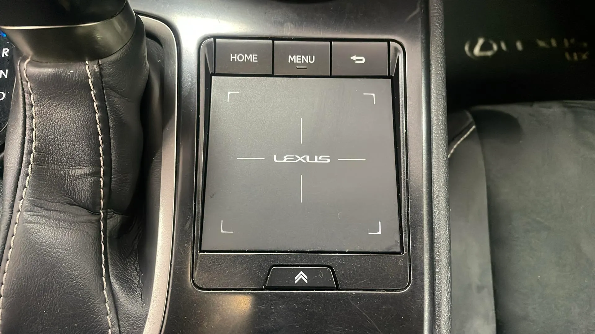 Lexus UX 2.0 250h Business - foto 18